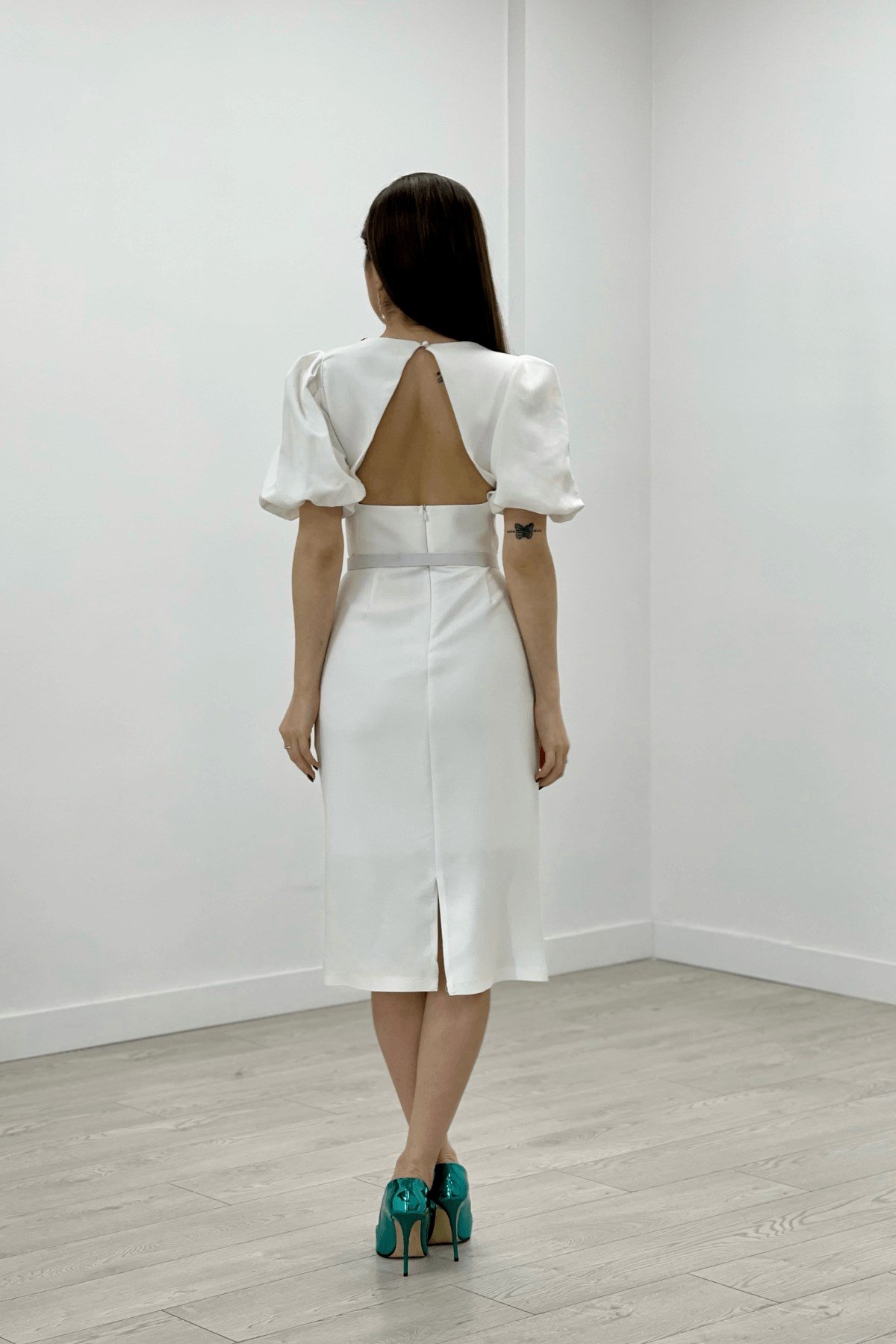 Atlas Kumaş Sırt Dekolteli Kalem Abiye Elbise - BEYAZ