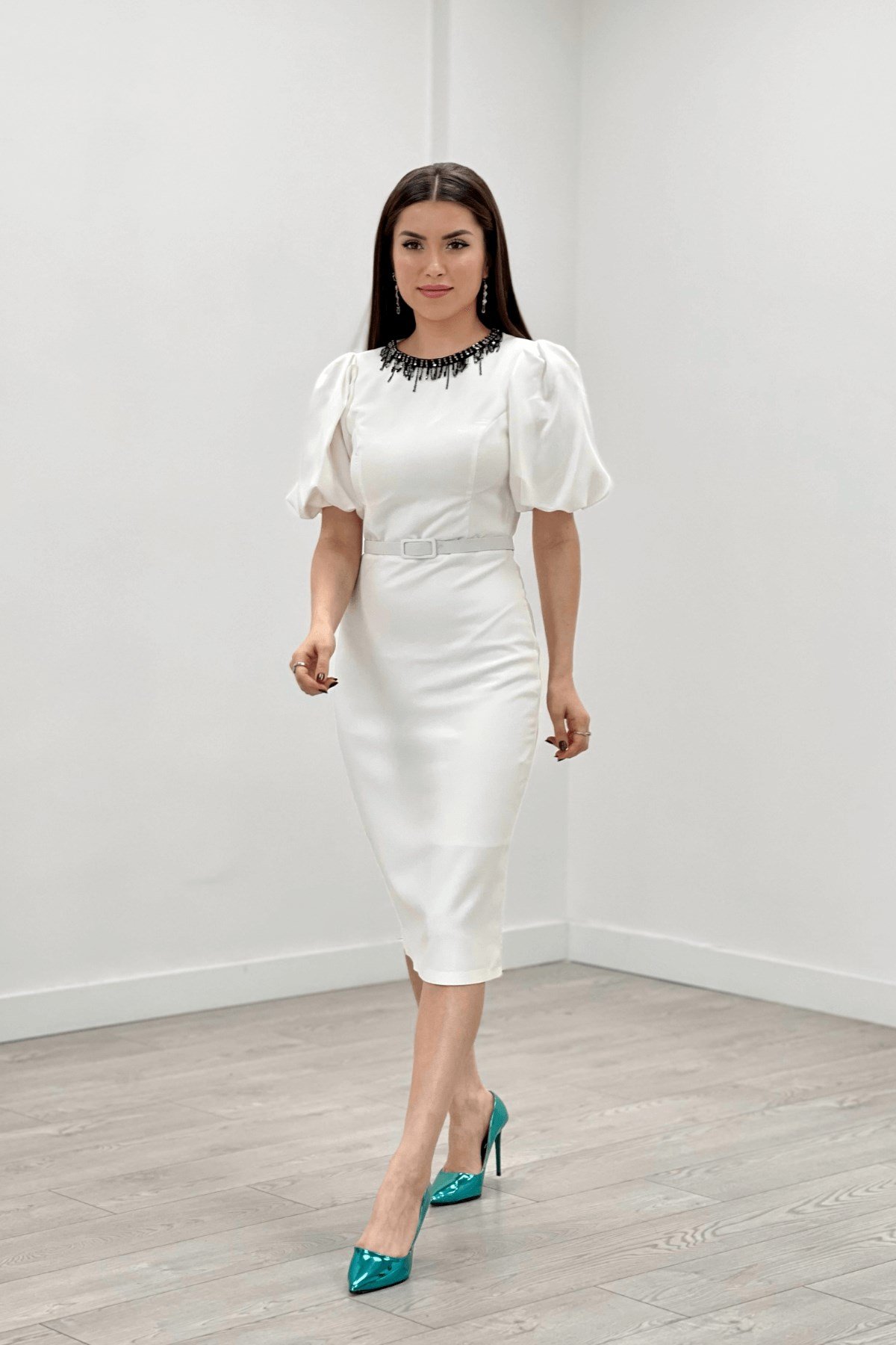 Atlas Kumaş Sırt Dekolteli Kalem Abiye Elbise - BEYAZ