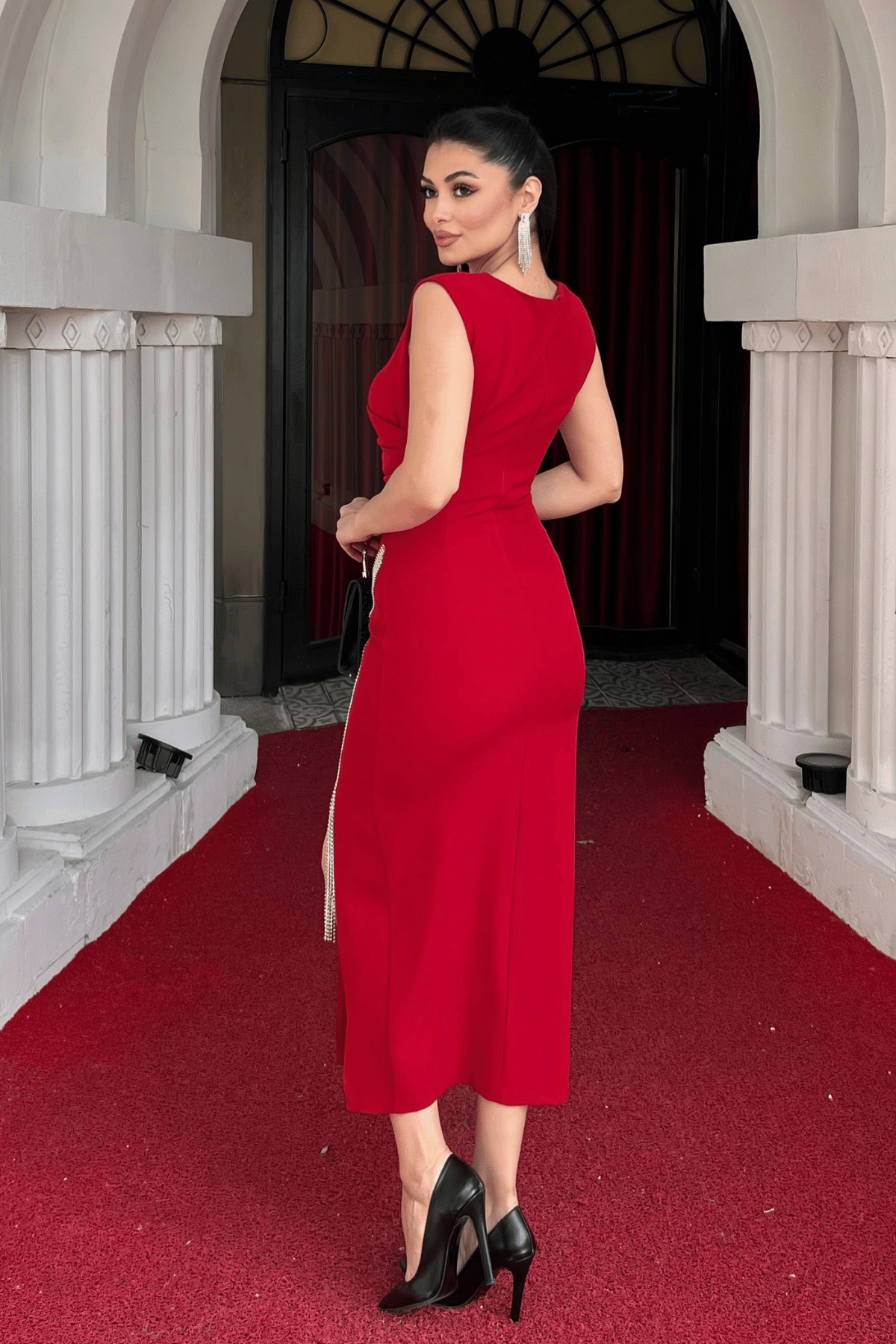 Atlas Kumaş Taş Detaylı Kalem Elbise - KIRMIZI