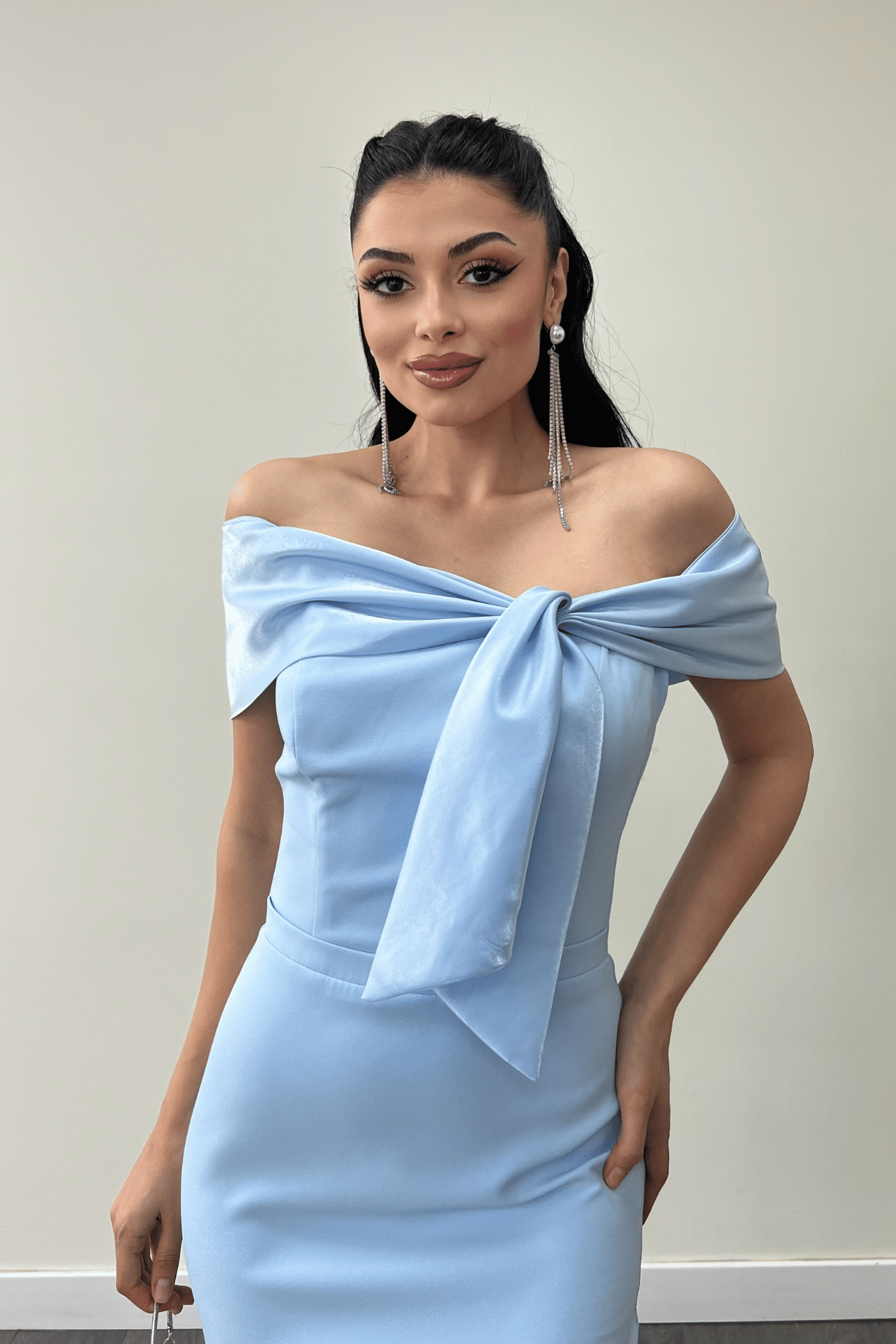 Atlas Kumaş Yakası Kurdale Detaylı Kalem Elbise - BEBE MAVİSİ