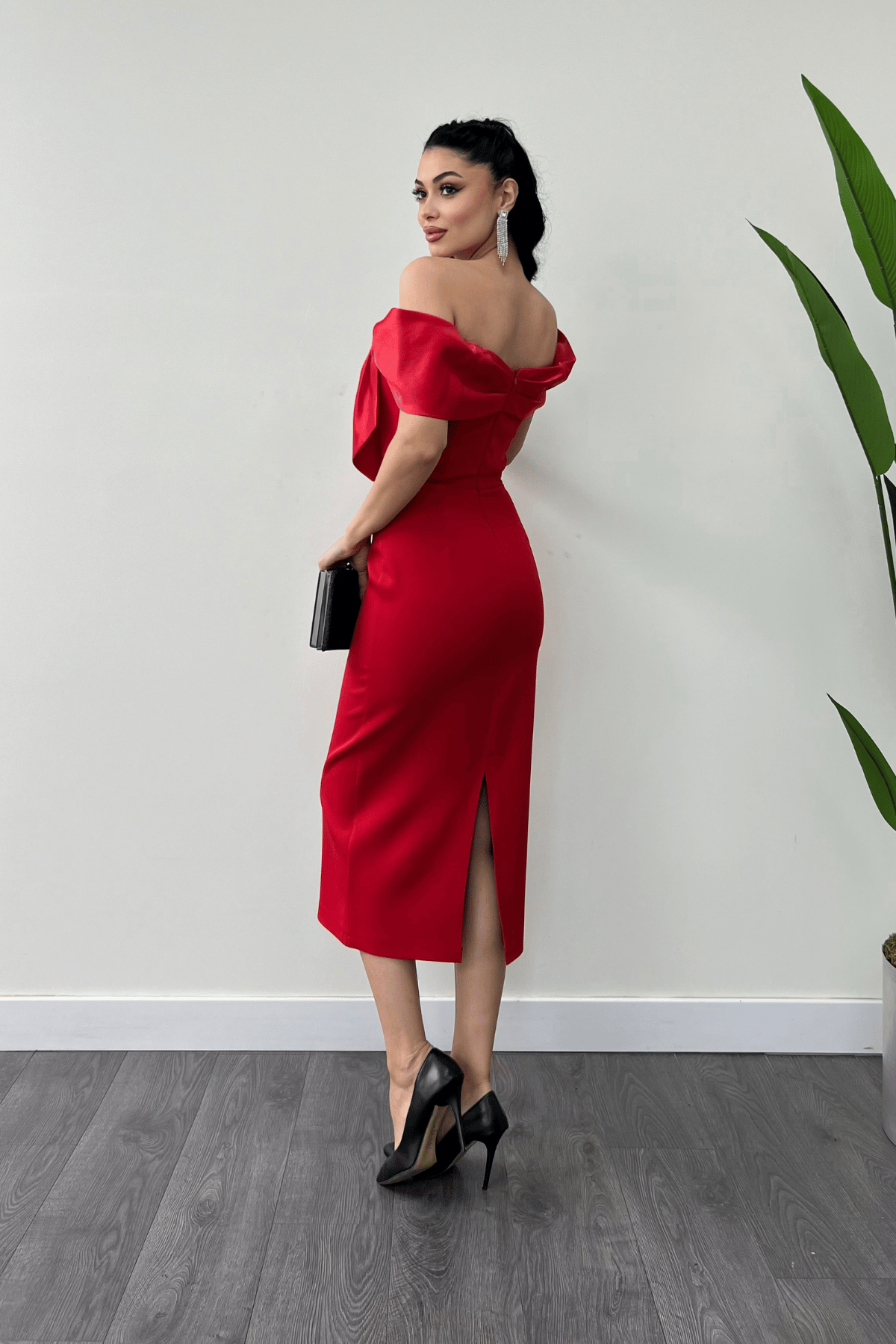 Atlas Kumaş Yakası Kurdale Detaylı Kalem Elbise - KIRMIZI