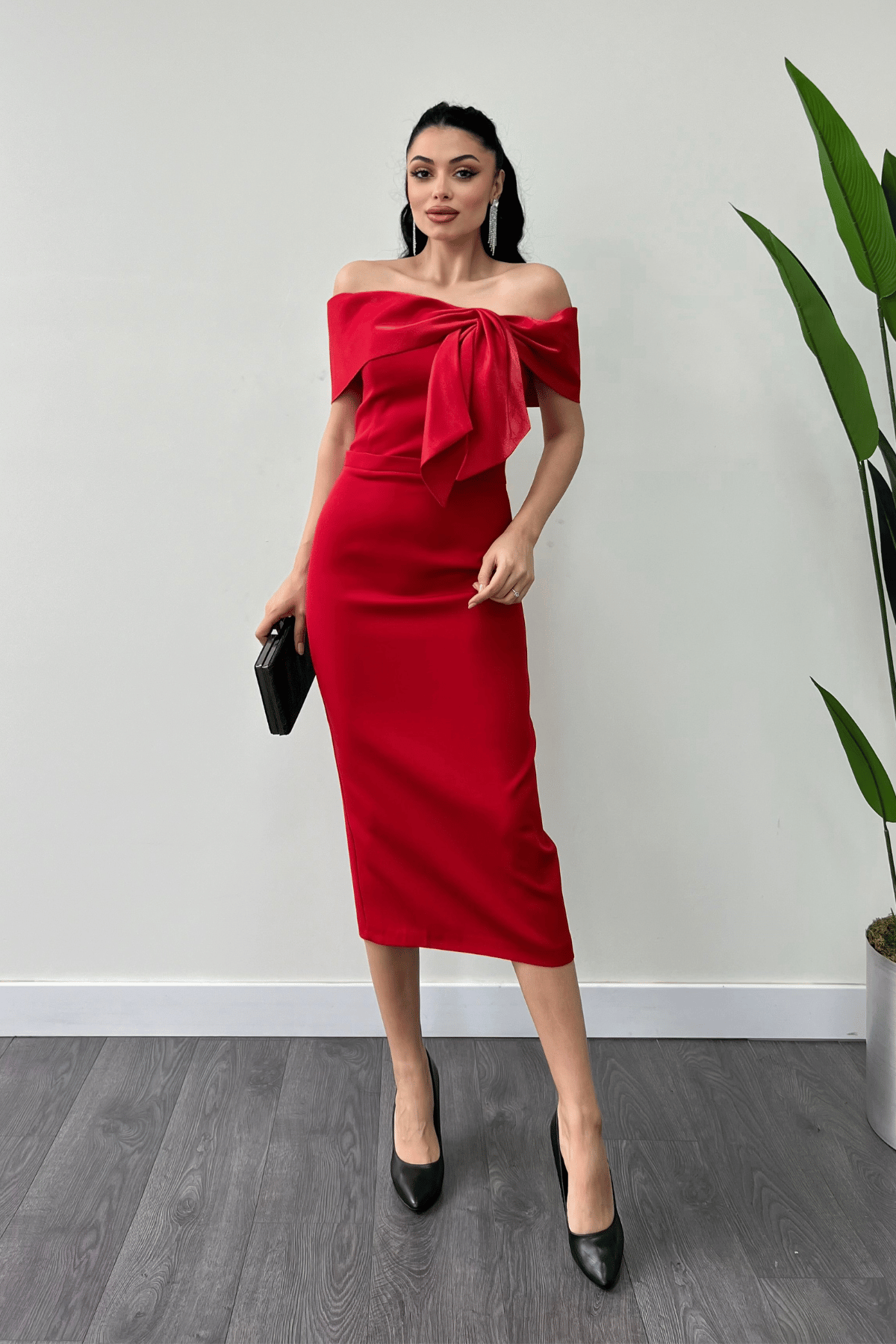 Atlas Kumaş Yakası Kurdale Detaylı Kalem Elbise - KIRMIZI