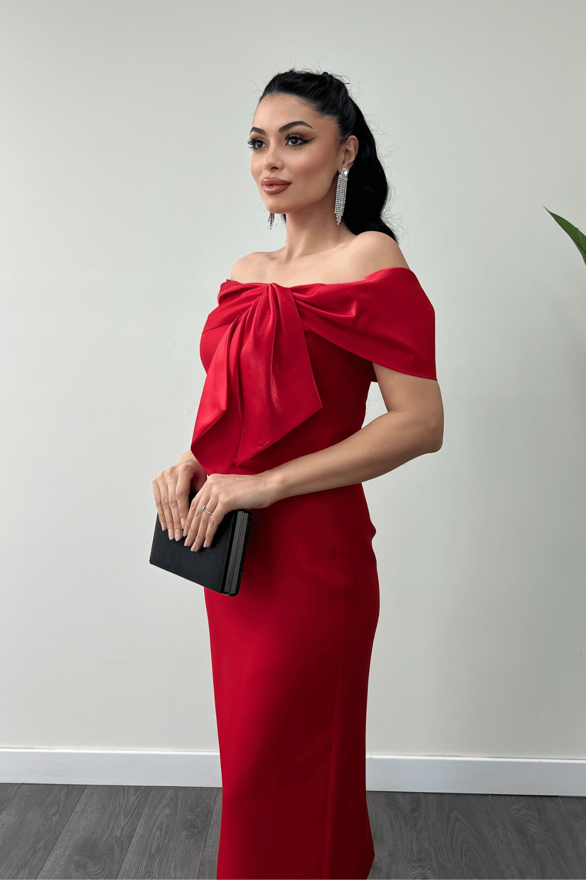 Atlas Kumaş Yakası Kurdale Detaylı Kalem Elbise - KIRMIZI