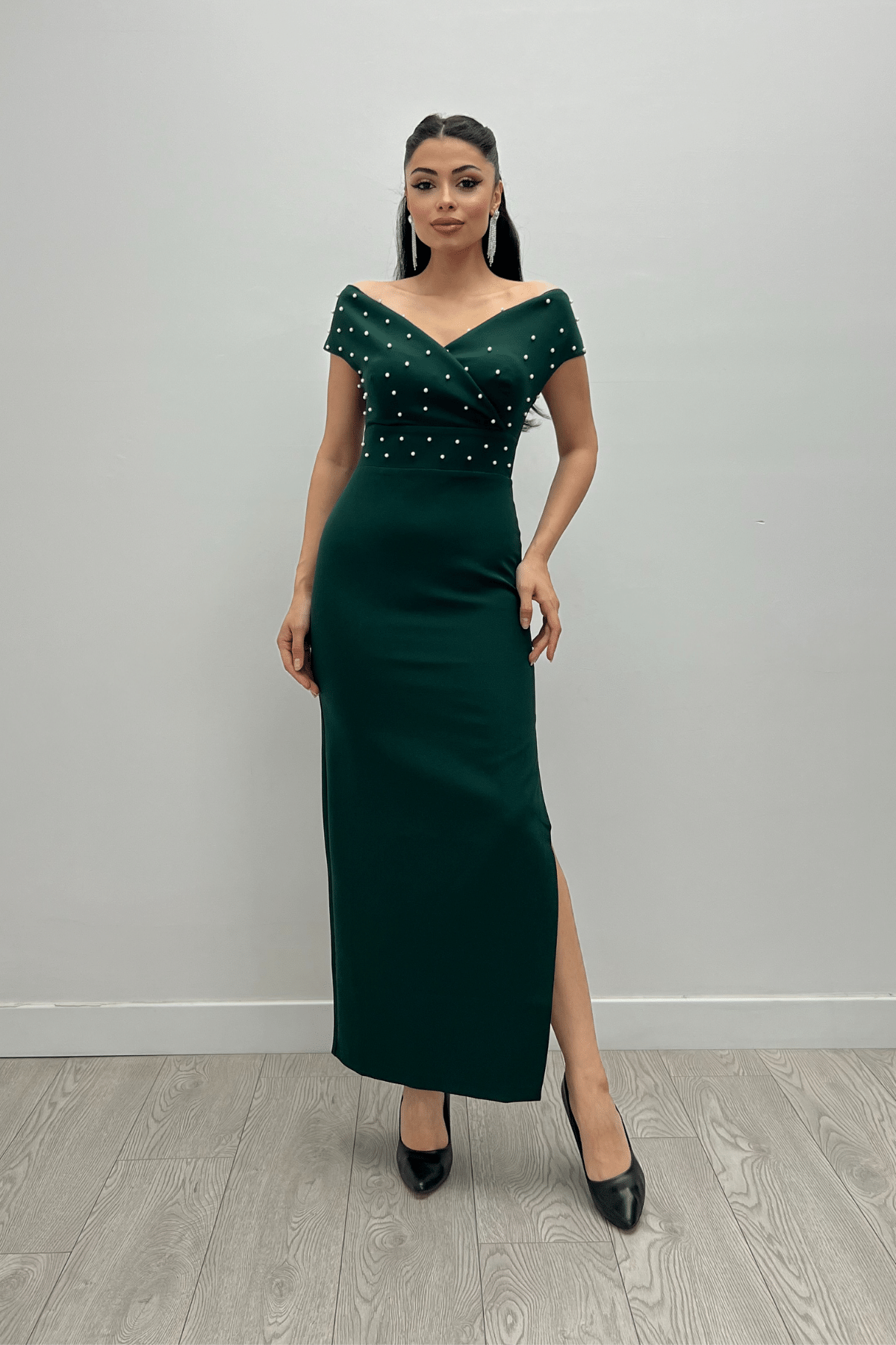 Babel Kumaş Kayık Yaka İnci Detaylı Kalem Elbise - ZÜMRÜT YEŞİL