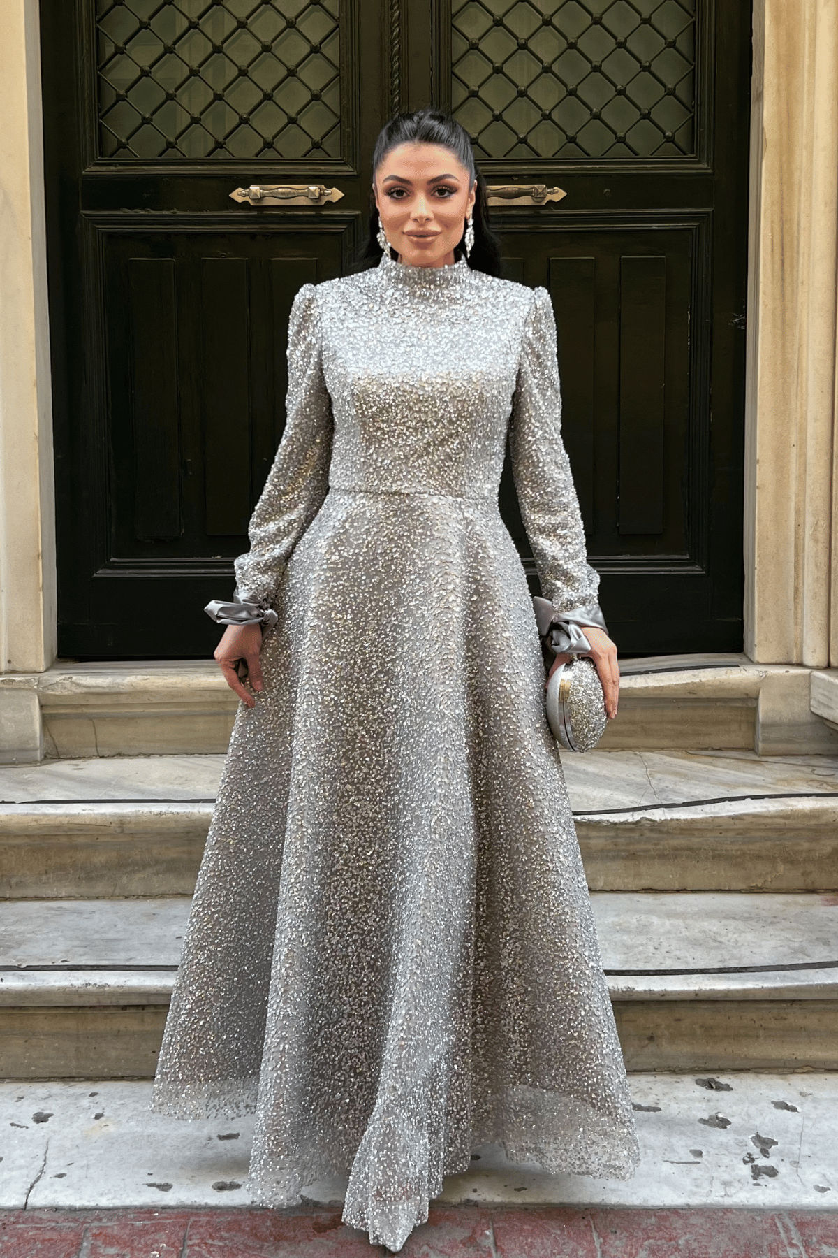 Boncuklu Kumaş Saten Detaylı Abiye Elbise - GRİ