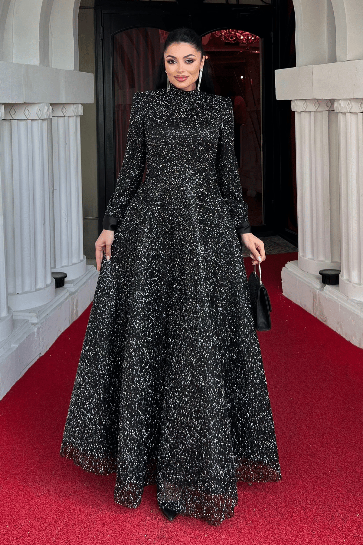 Boncuklu Kumaş Saten Detaylı Abiye Elbise - SİYAH