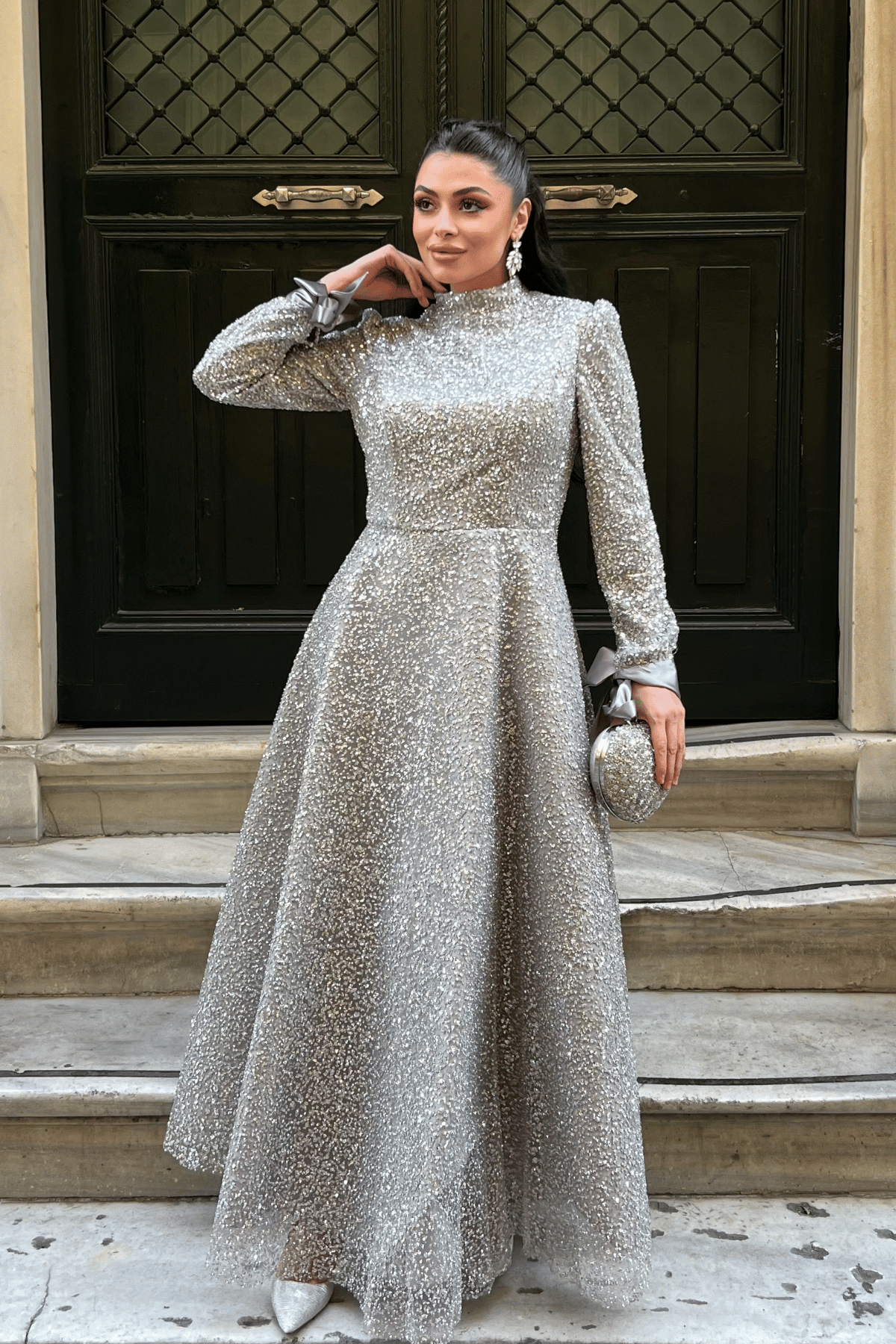 Boncuklu Kumaş Saten Detaylı Abiye Elbise - GRİ