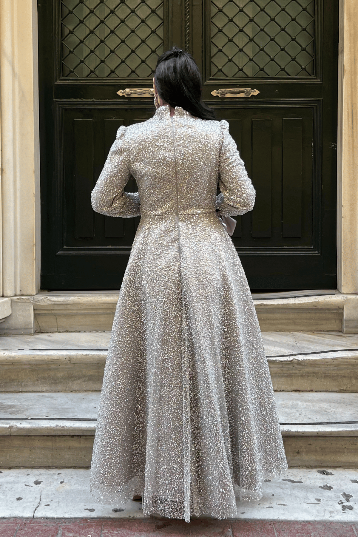 Boncuklu Kumaş Saten Detaylı Abiye Elbise - GRİ