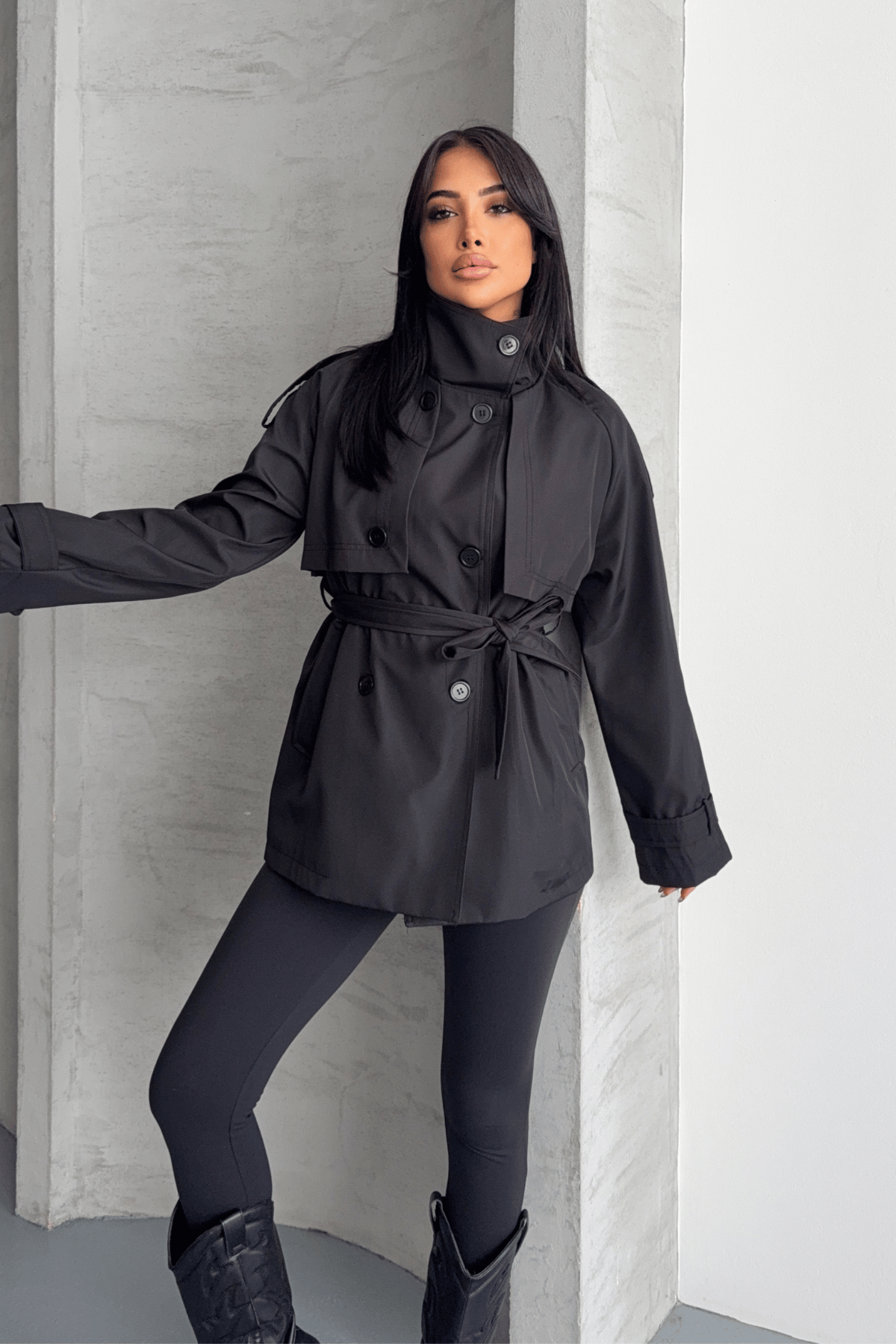 Bondit Kumaş Hakim Yaka Trençkot - SİYAH