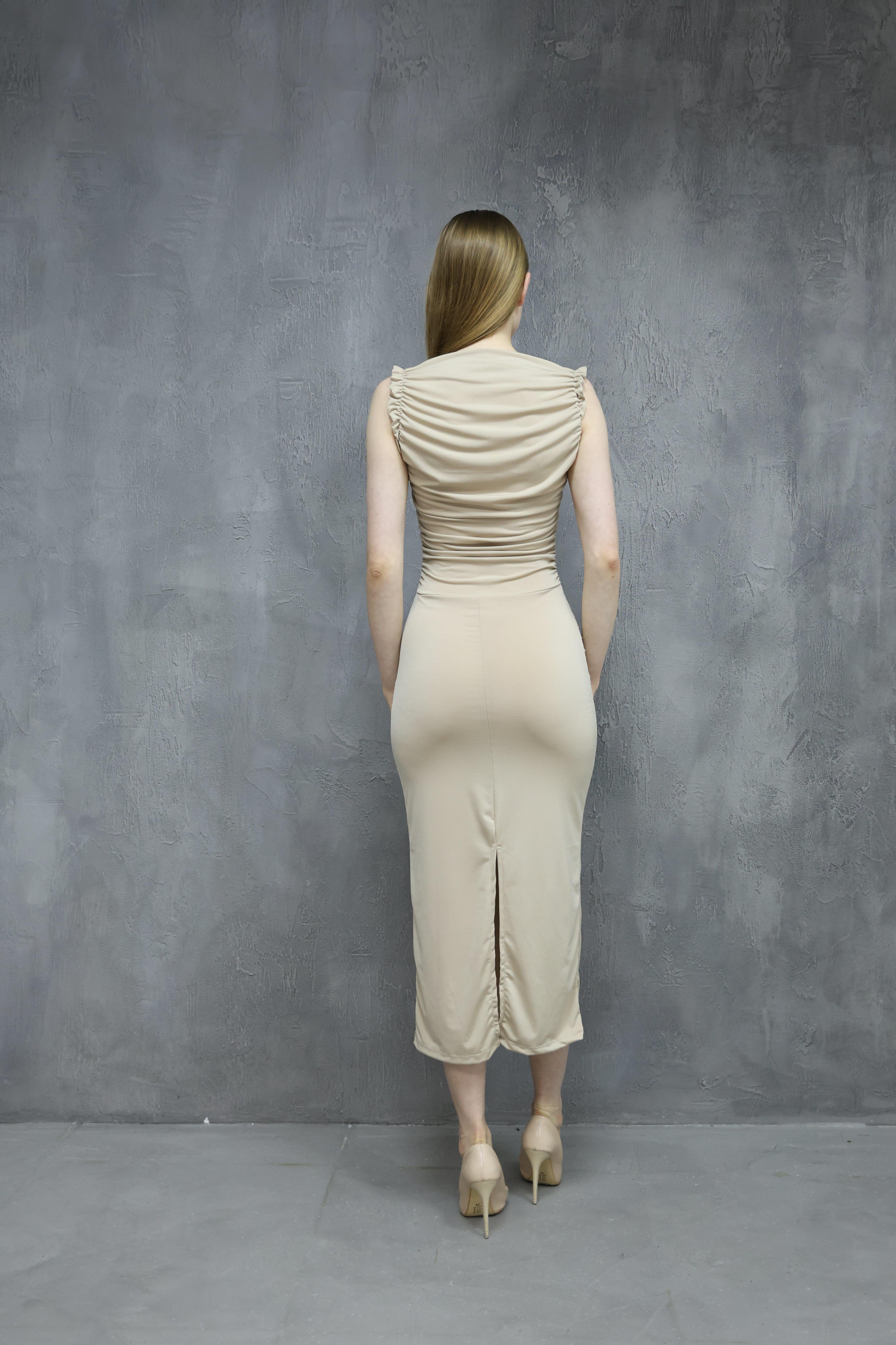 Buzi Kumaş Büzgü Detaylı Kalem Elbise - BEJ