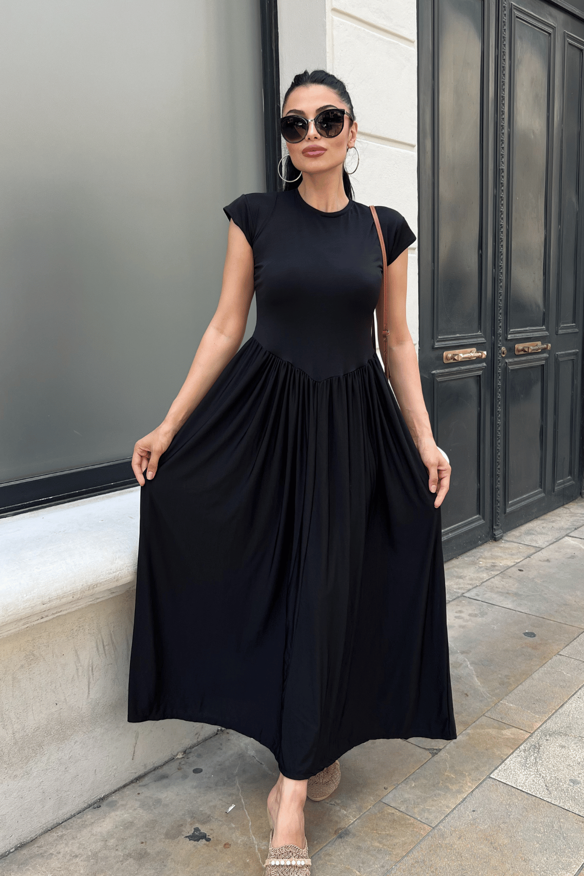 Çelik İnterlok Kumaş Büzgü Detaylı Maxi Elbise - SİYAH