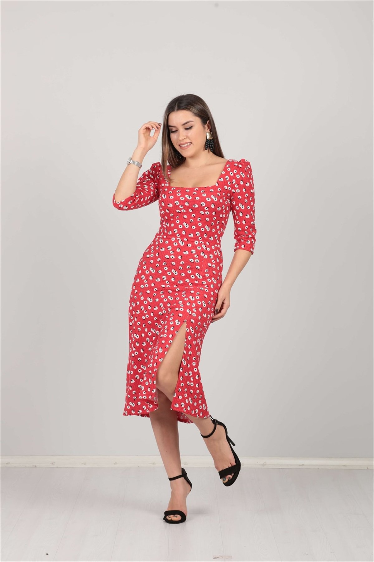 Çiçek Desenli Yırtmaç Detaylı Elbise - Kırmızı