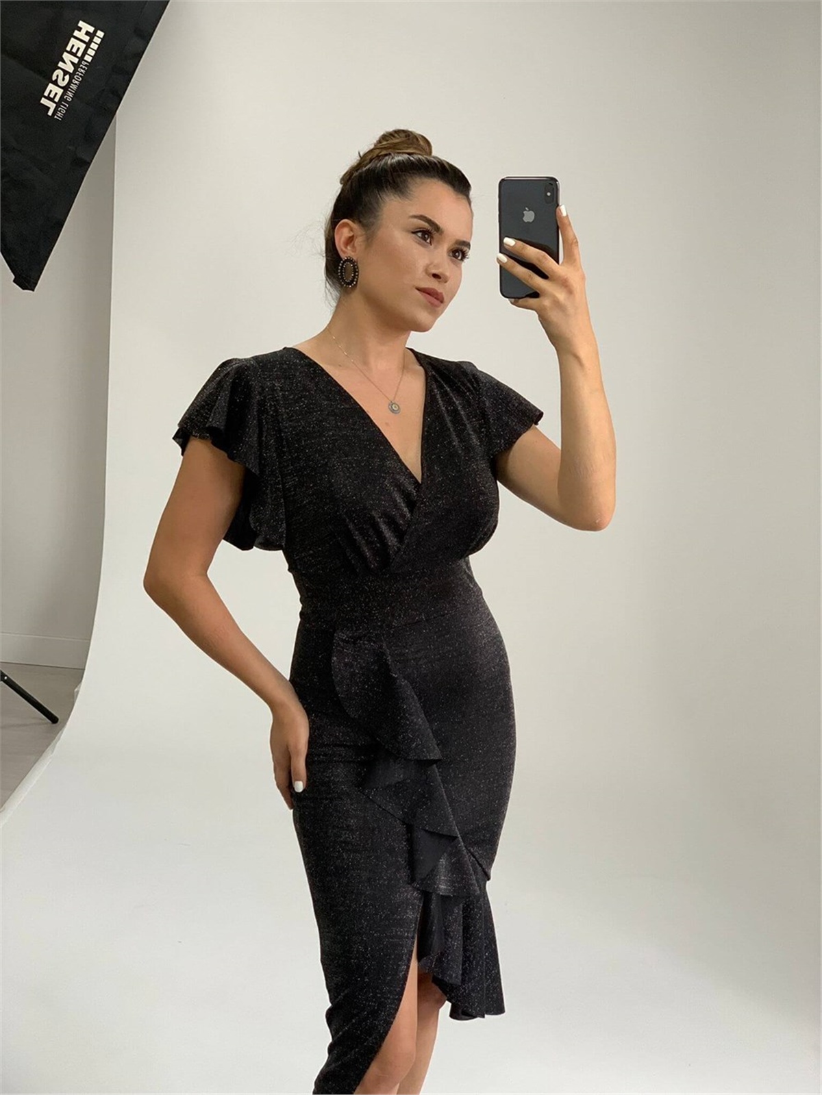 Crep Kumaş Volanlı Elbise - Siyah