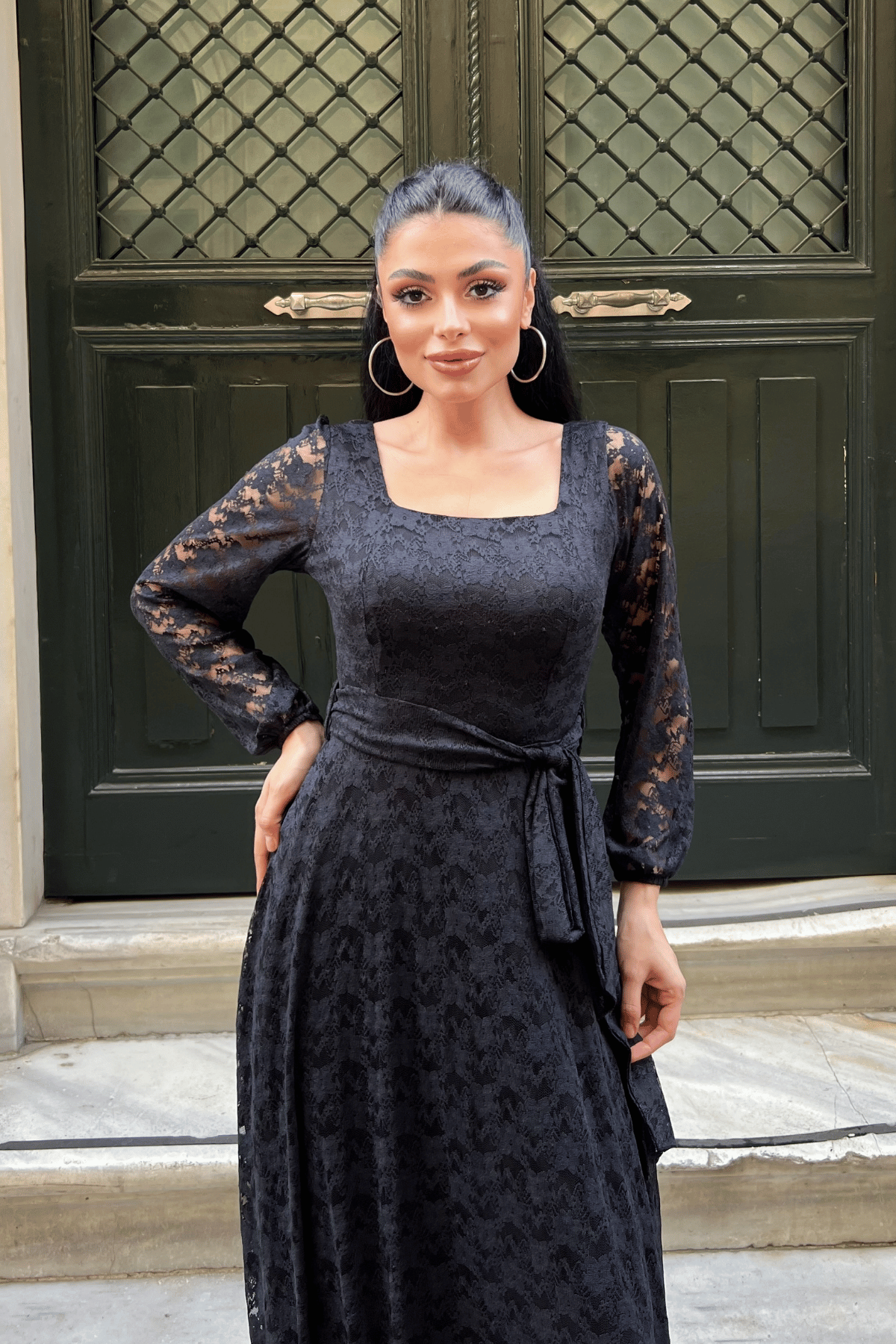 Dantel Kumaş Kare Yaka Elbise - SİYAH