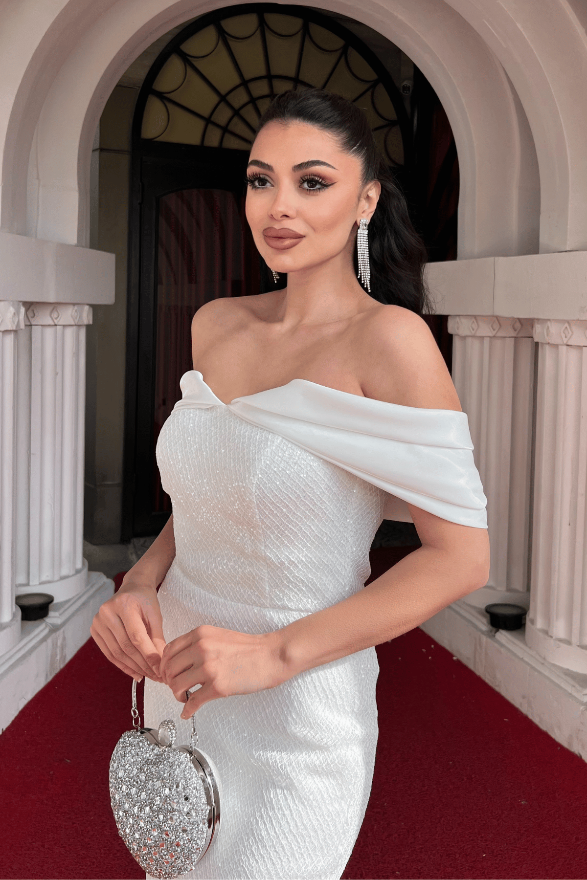 Dantel Payet Kumaş Düşük Omuzlu Kalem Elbise - BEYAZ