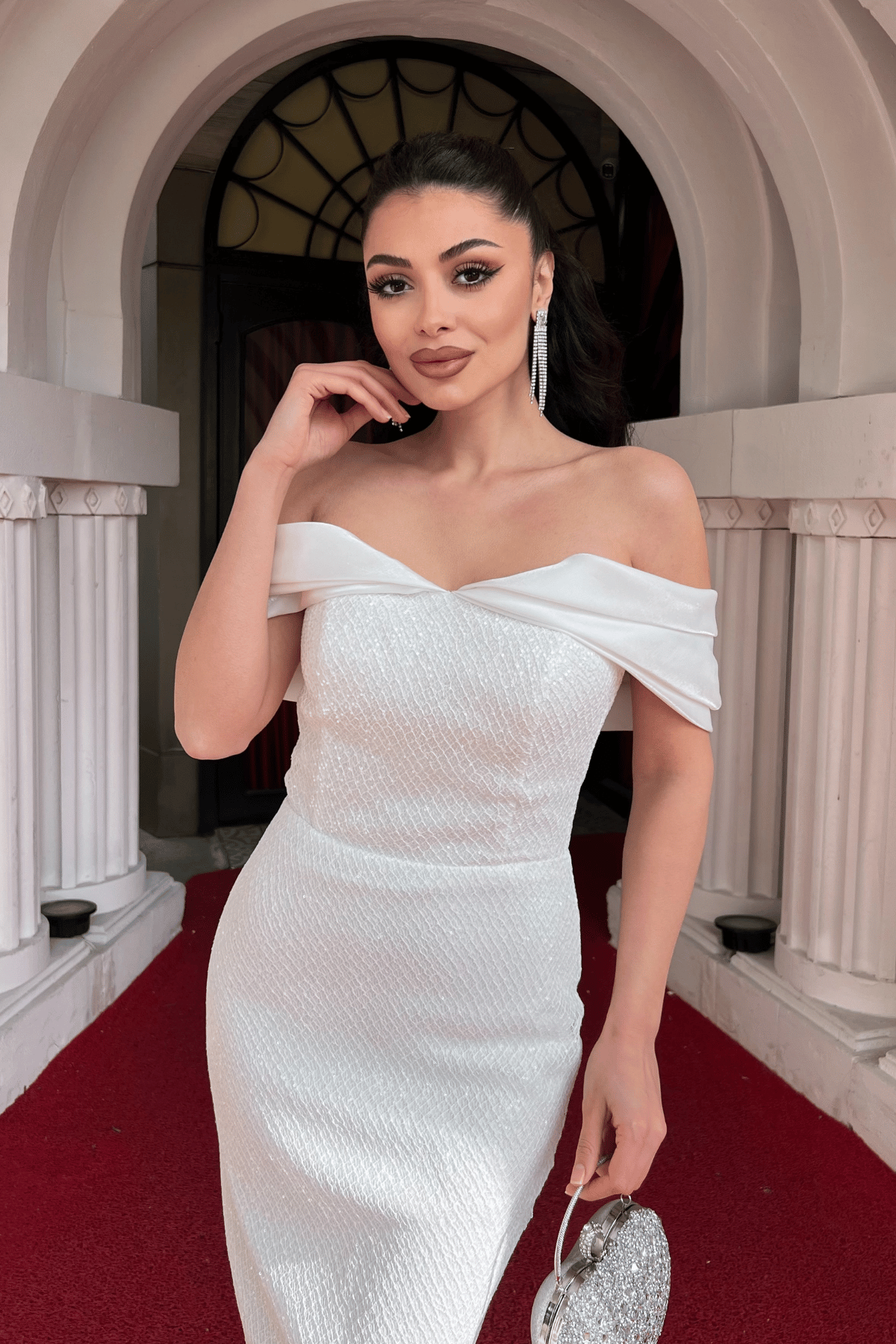 Dantel Payet Kumaş Düşük Omuzlu Kalem Elbise - BEYAZ