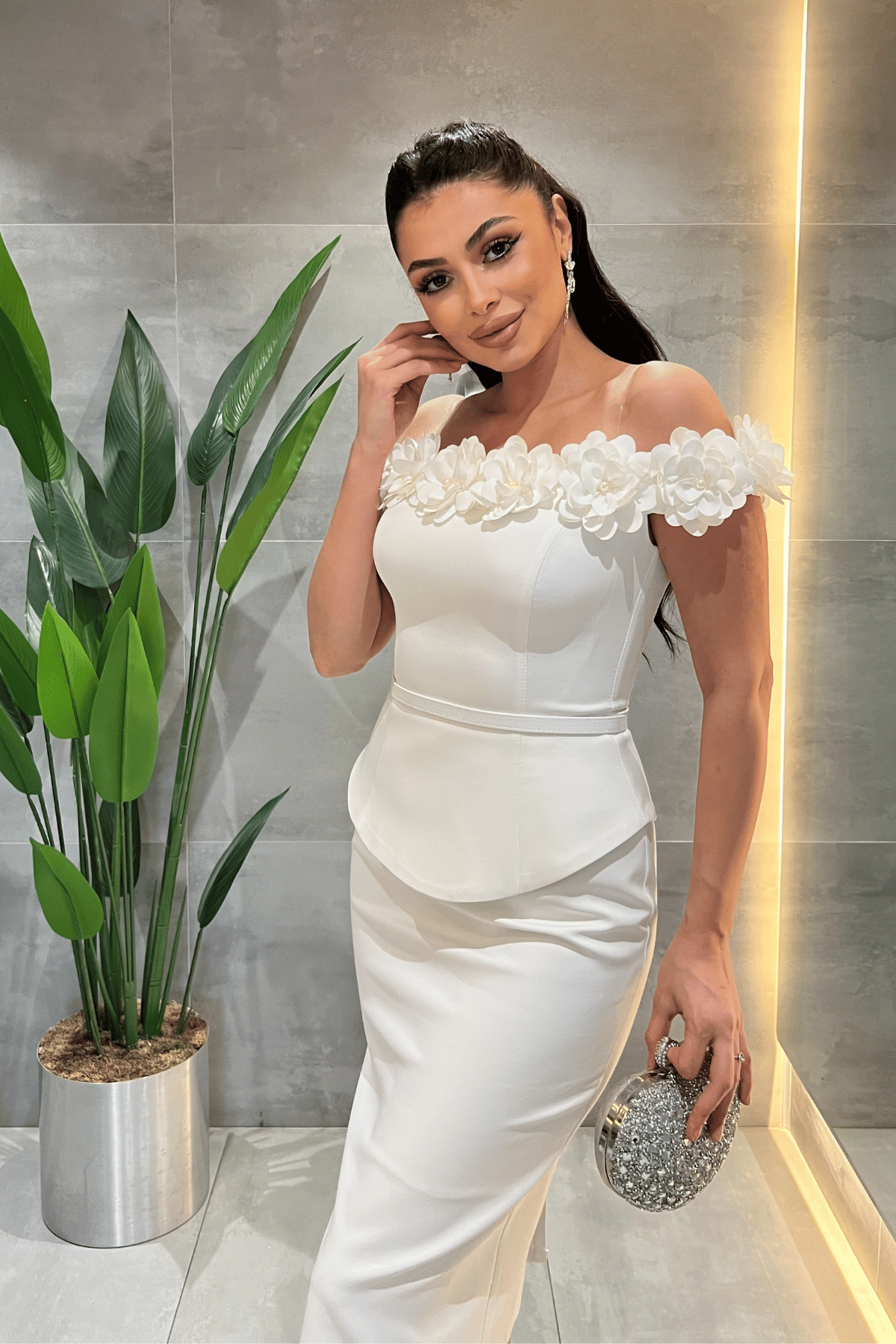 Double Kumaş Çiçek Detaylı Kalem Elbise - BEYAZ