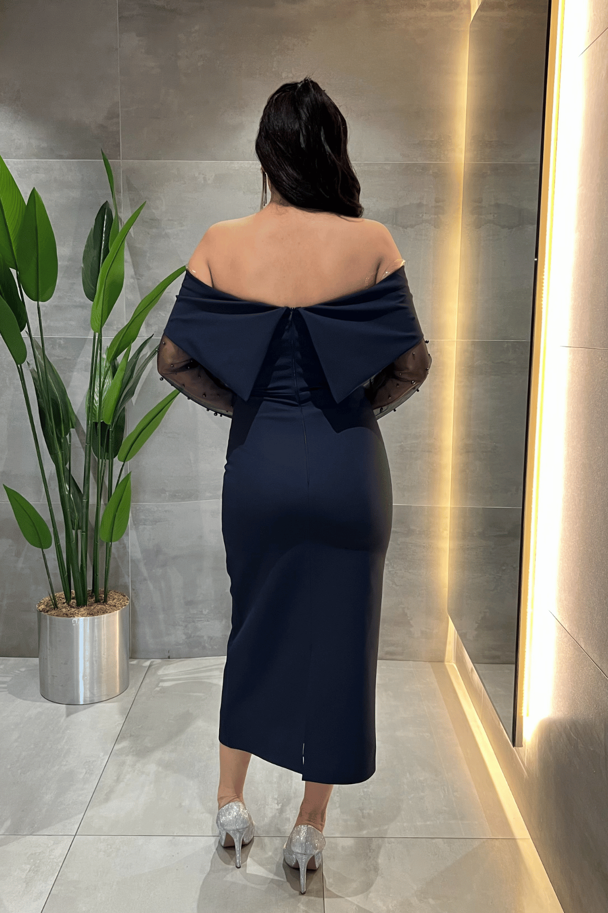 Double Kumaş İnci Detaylı Kayık Yaka Elbise - LACİVERT