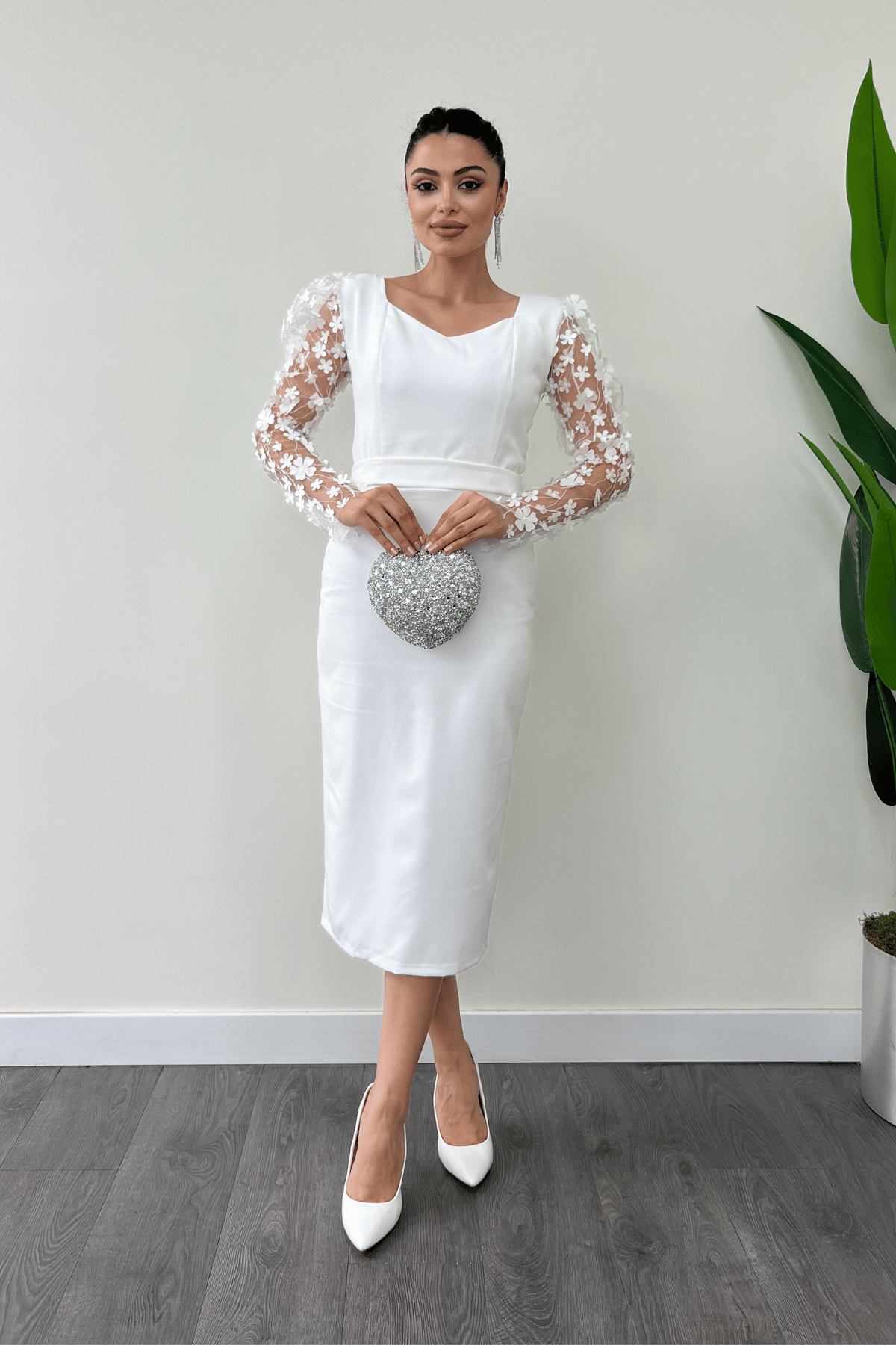 فستان ميدي  مزين بازهار على الأكمام - أبيض