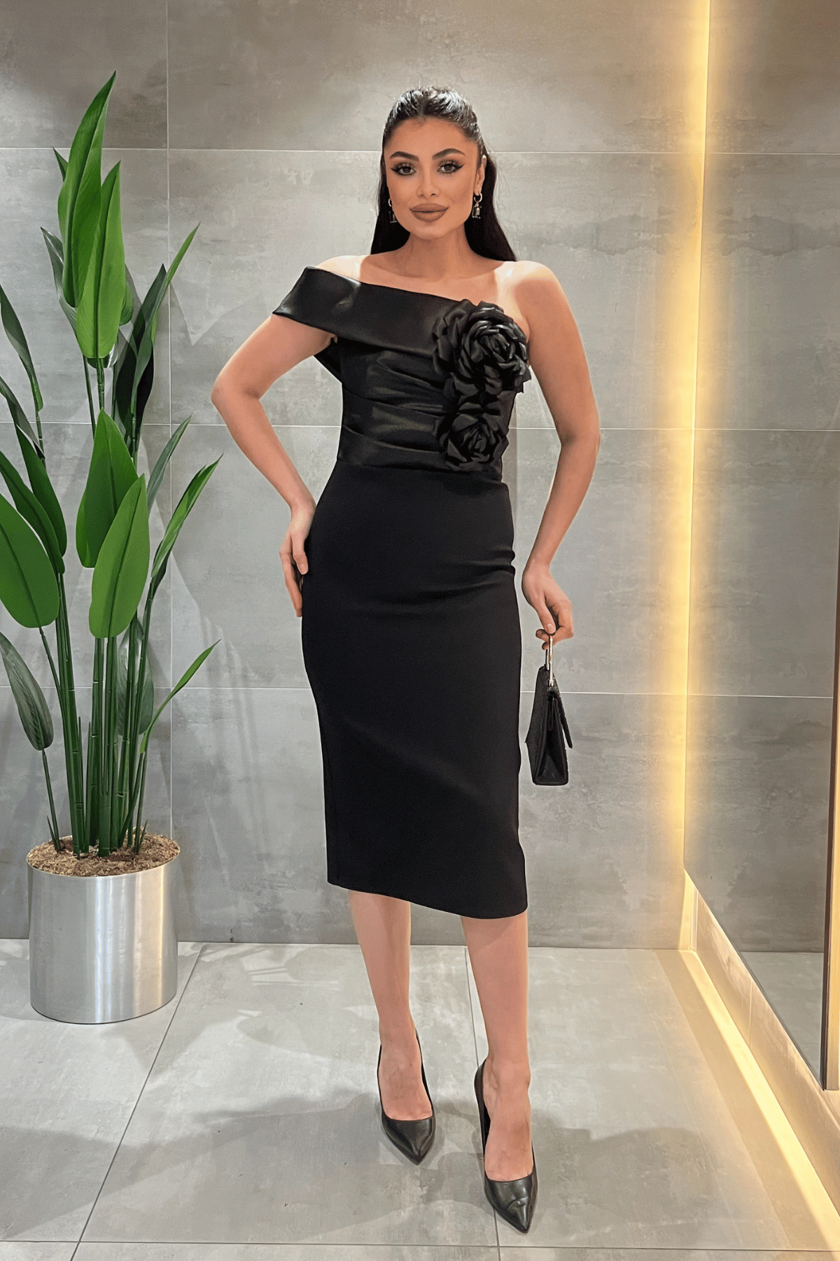 Double Kumaş Organze Çiçek Detaylı Kalem Elbise - SİYAH