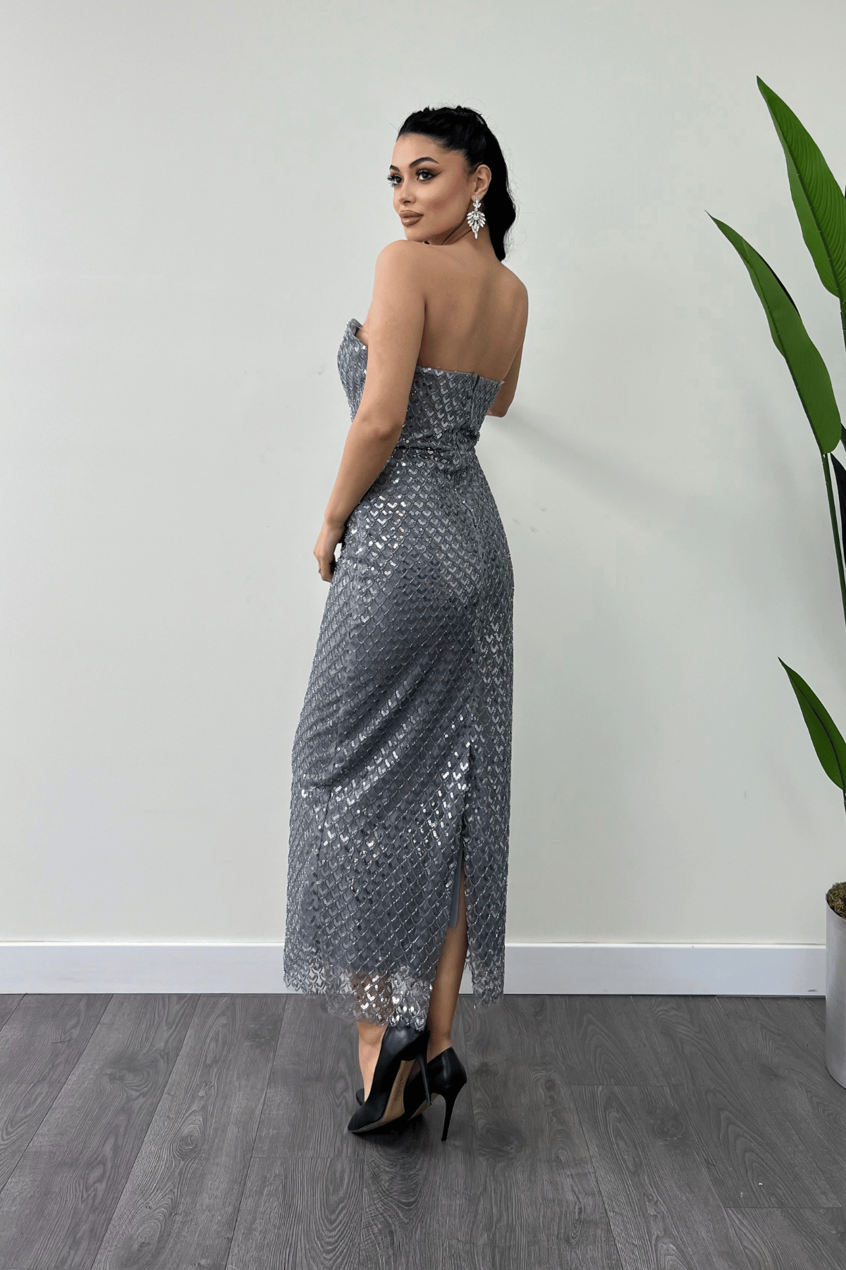 Full Boncuklu Kumaş Straplez Abiye Elbise - GRİ