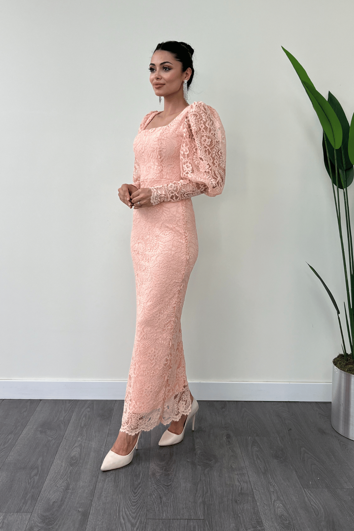 Güpür Dantel Kumaş Balon Kol Kalem Elbise - PUDRA