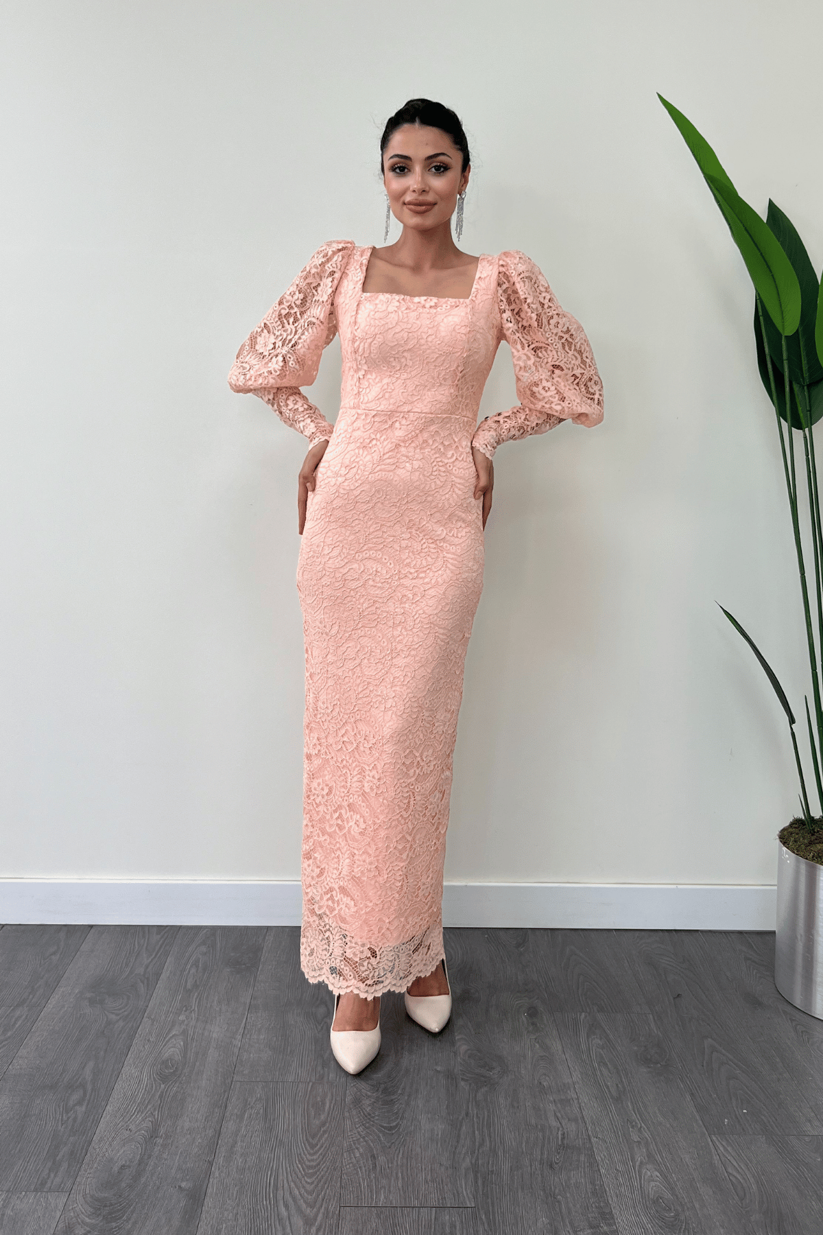 Güpür Dantel Kumaş Balon Kol Kalem Elbise - PUDRA