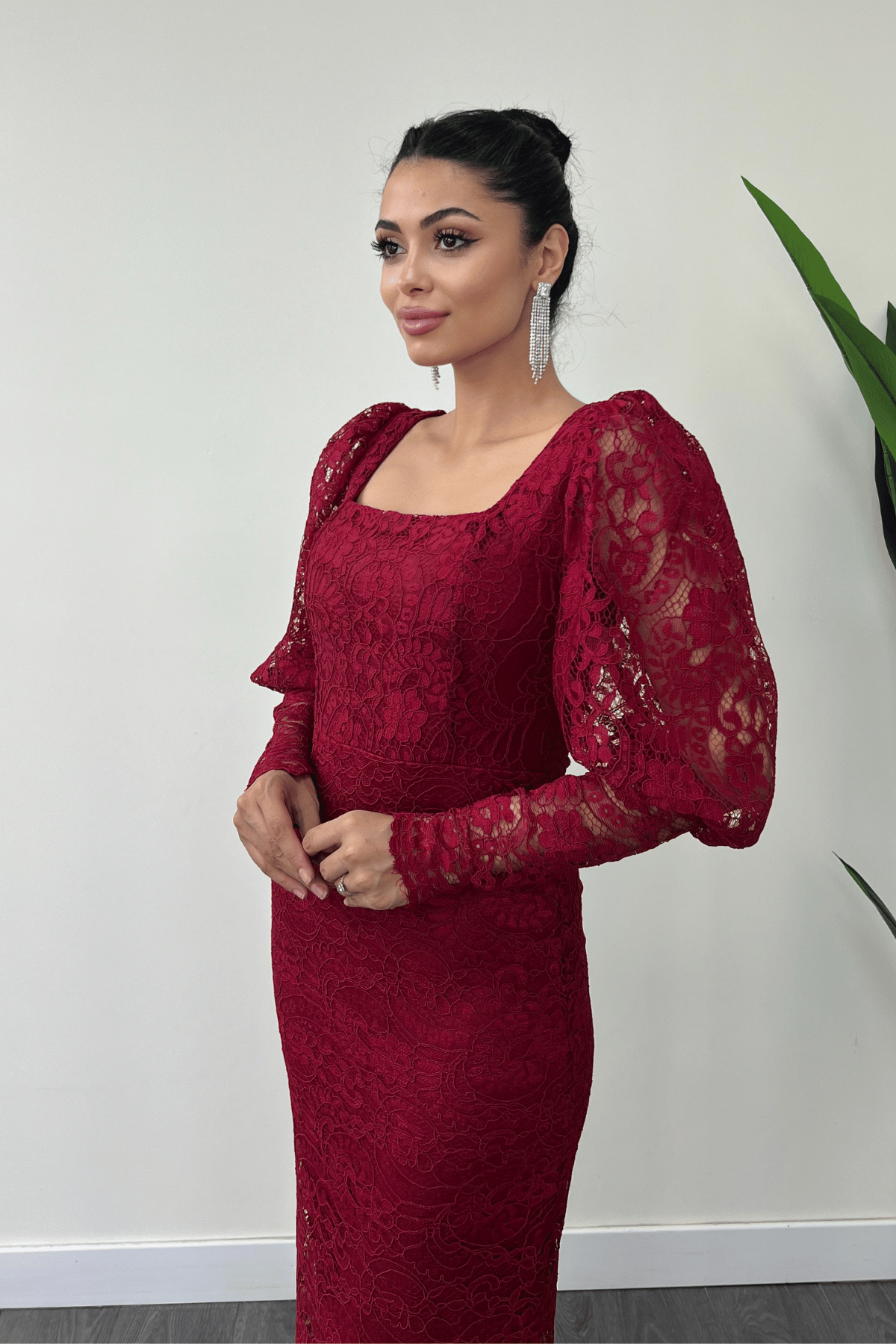 Güpür Dantel Kumaş Balon Kol Kalem Elbise - BORDO