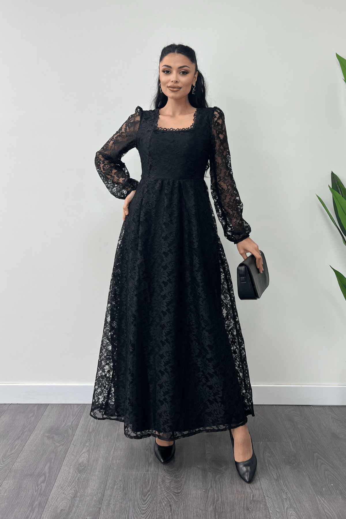 Güpür Dantel Kumaş Kare Yaka Elbise - SİYAH