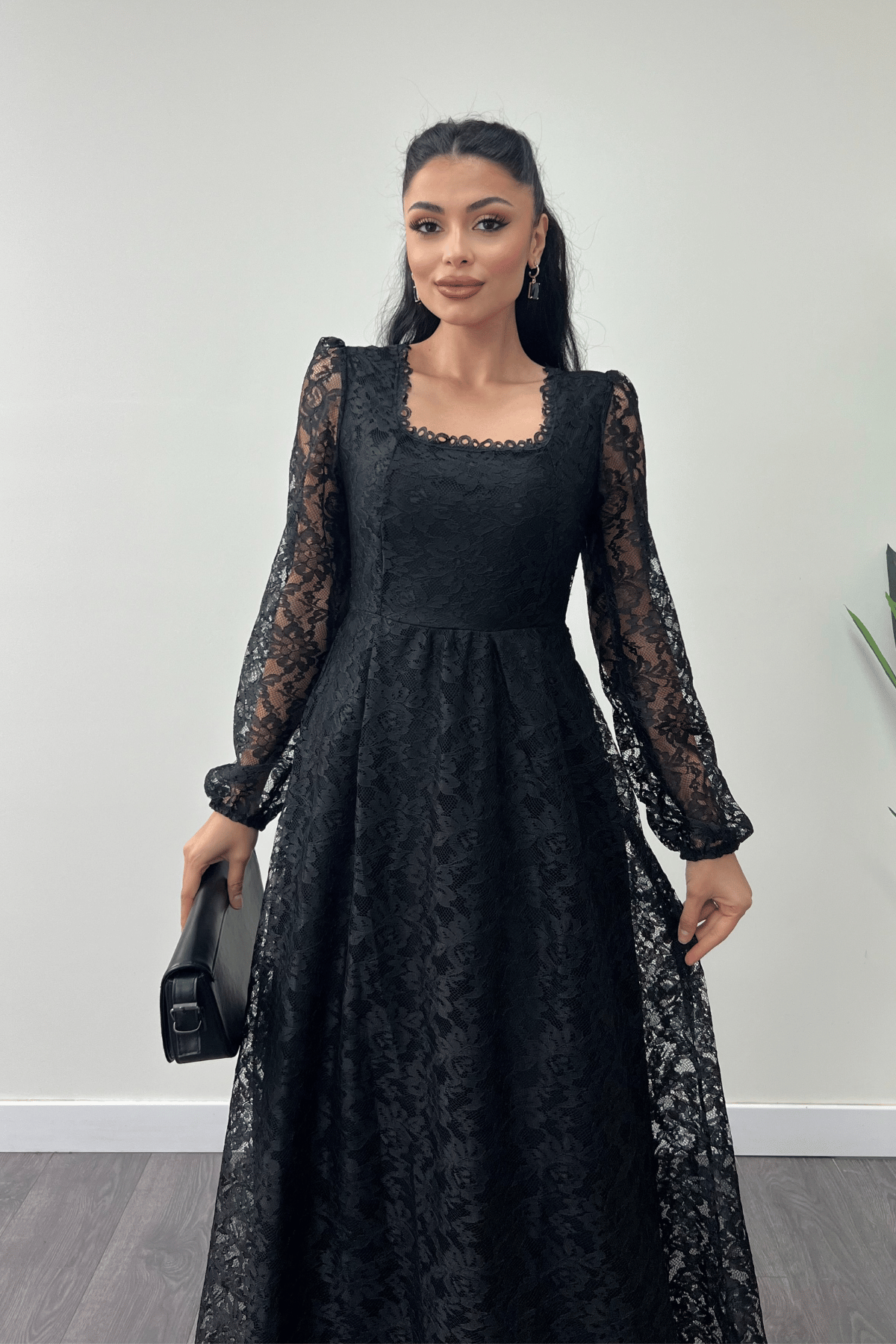 Güpür Dantel Kumaş Kare Yaka Elbise - SİYAH