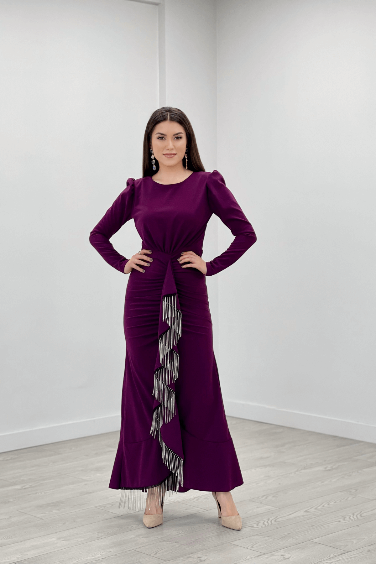 İthal Krep Kumaş Taş Püskül Detaylı Abiye Elbise - PATLICAN MOR