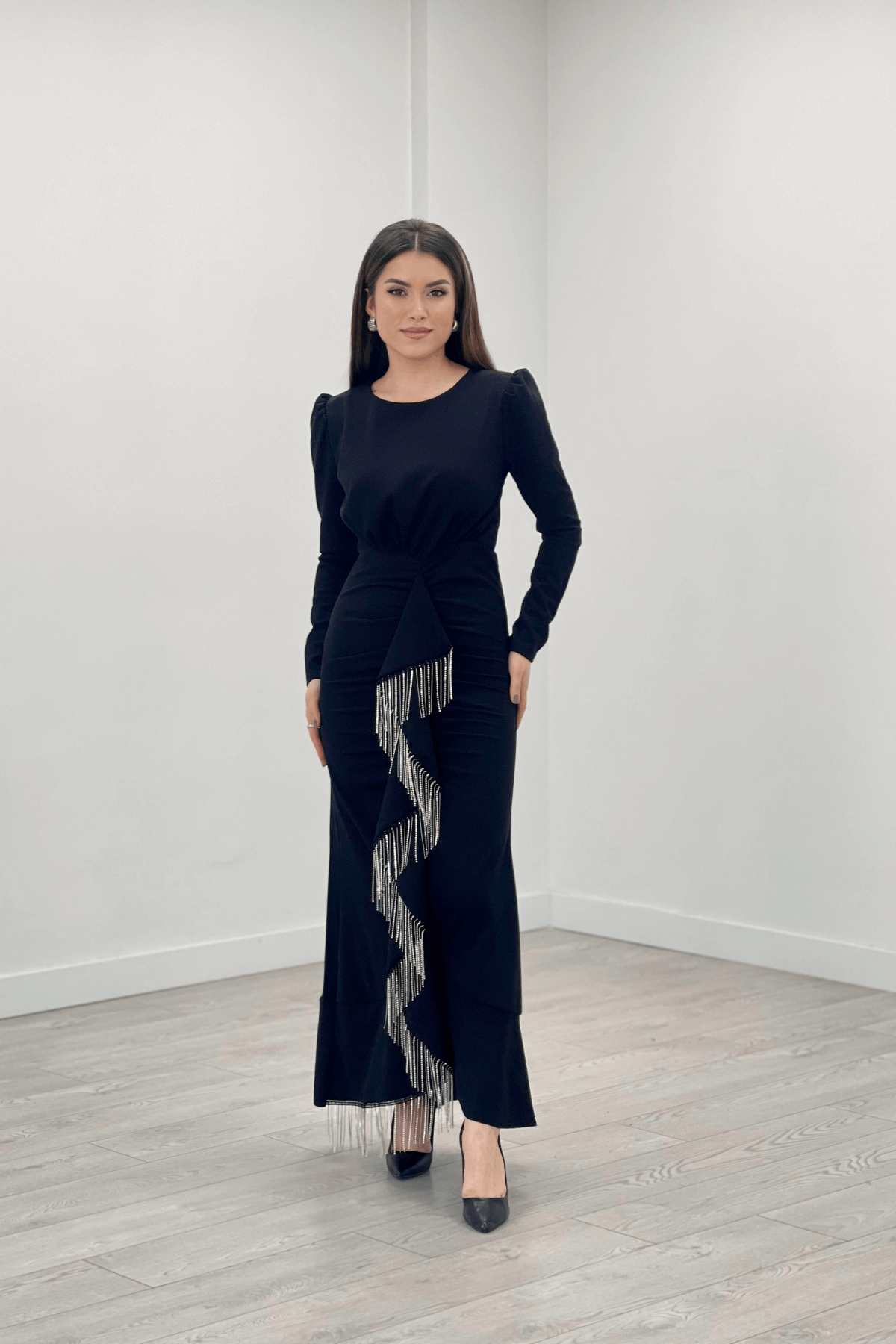 İthal Krep Kumaş Taş Püskül Detaylı Abiye Elbise - SİYAH