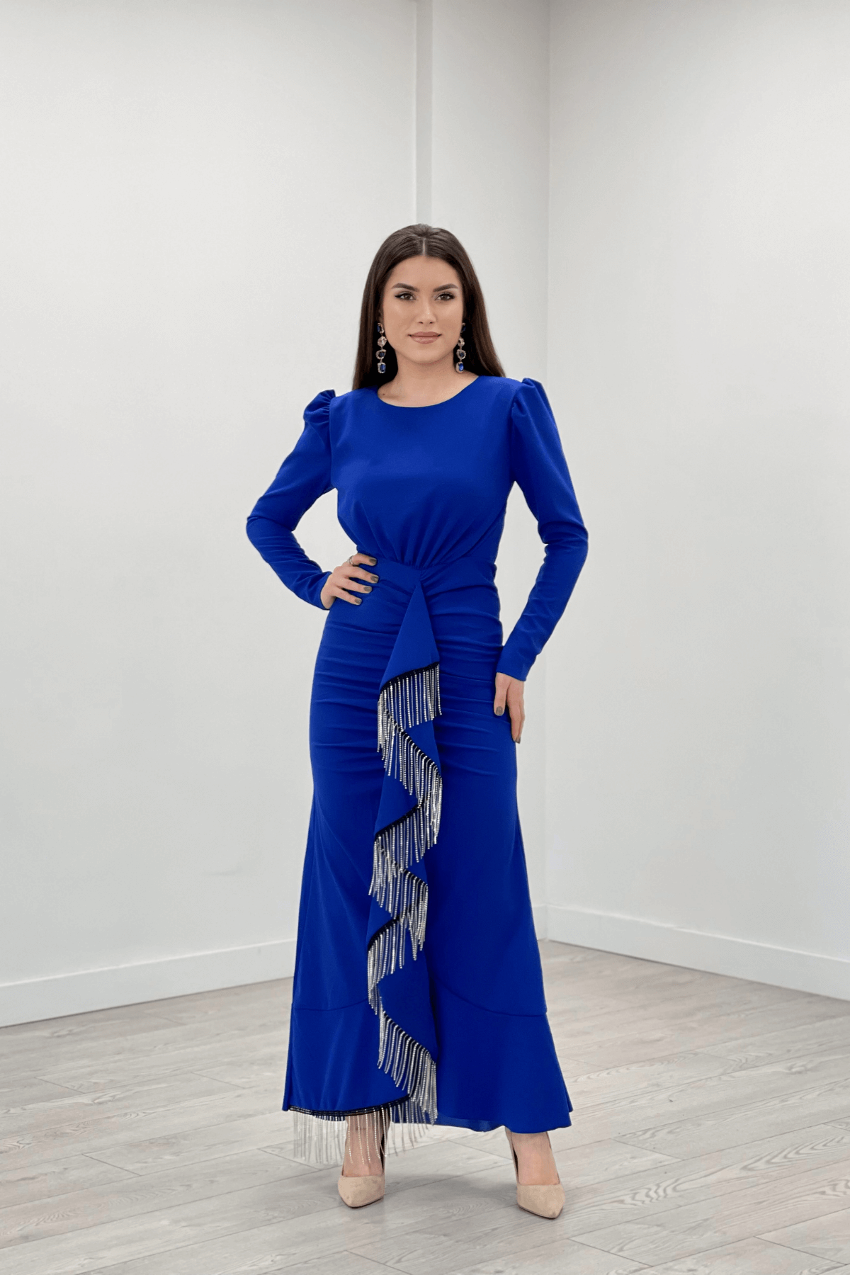 İthal Krep Kumaş Taş Püskül Detaylı Abiye Elbise - SAKS MAVİ