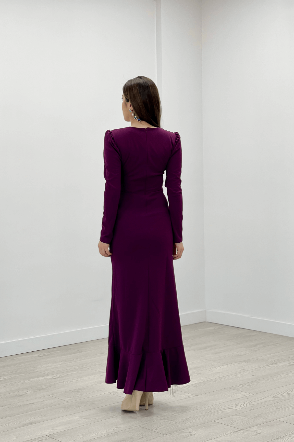 İthal Krep Kumaş Taş Püskül Detaylı Abiye Elbise - PATLICAN MOR