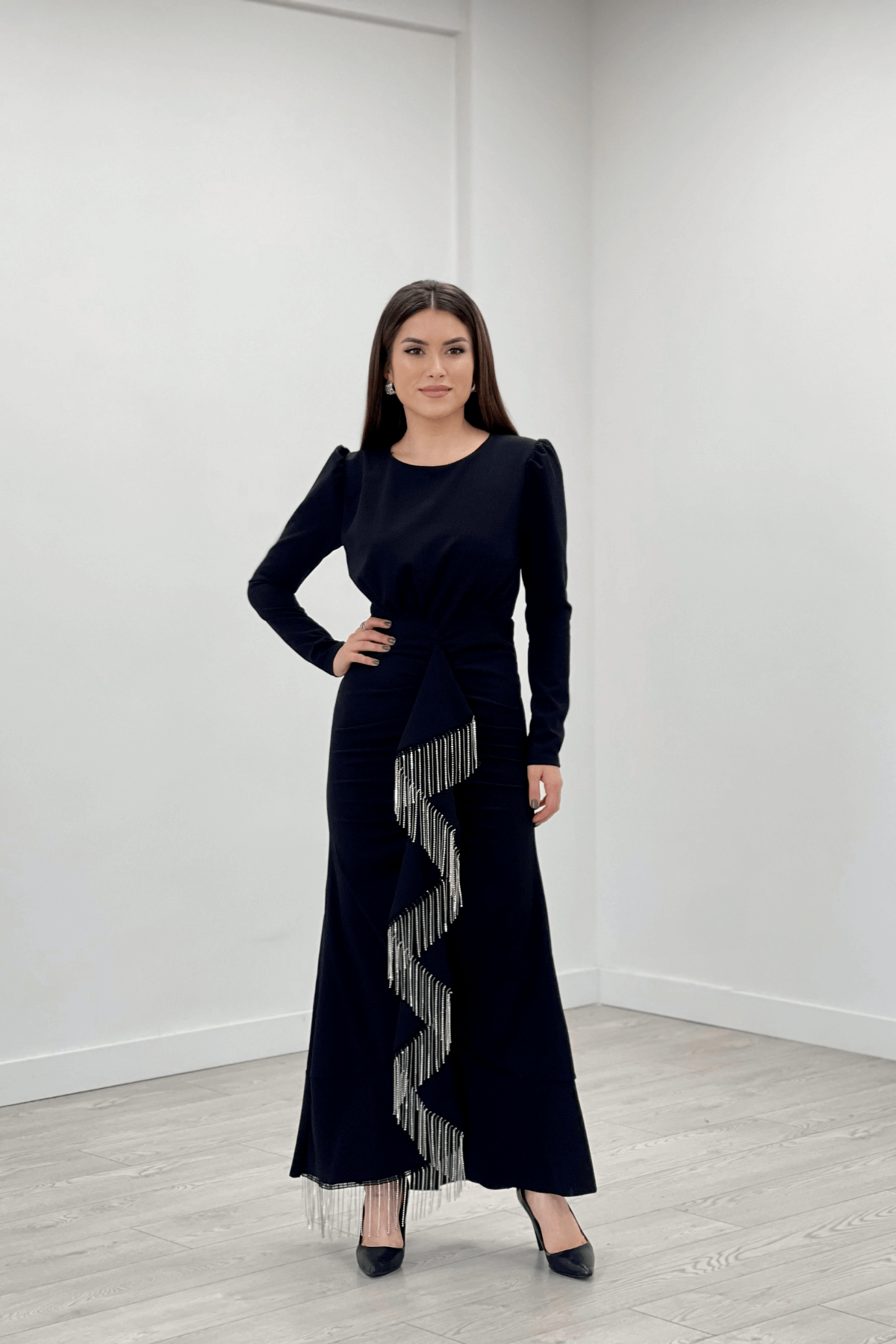 İthal Krep Kumaş Taş Püskül Detaylı Abiye Elbise - SİYAH