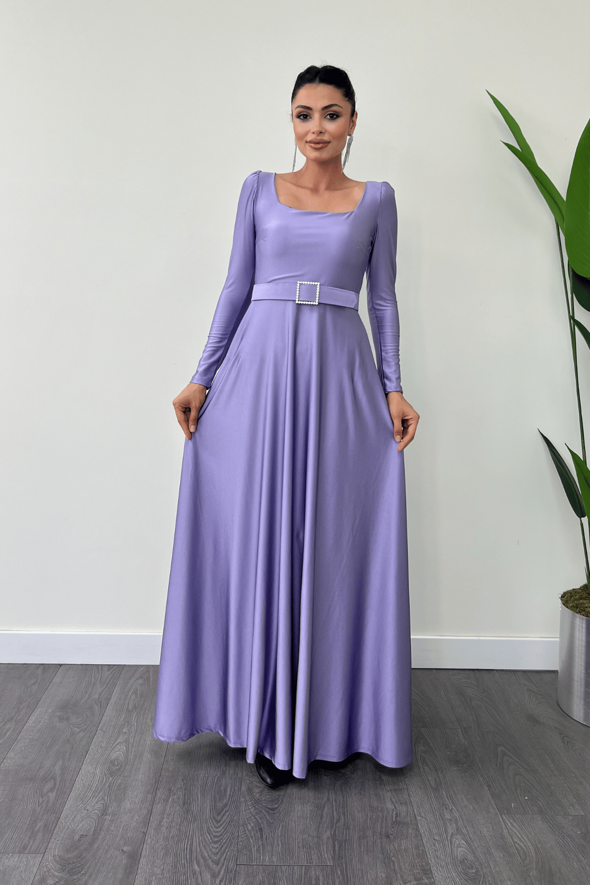 Imported Crepe Satin Fabric Sweetheart Collar Flared Dress - Lilac Color