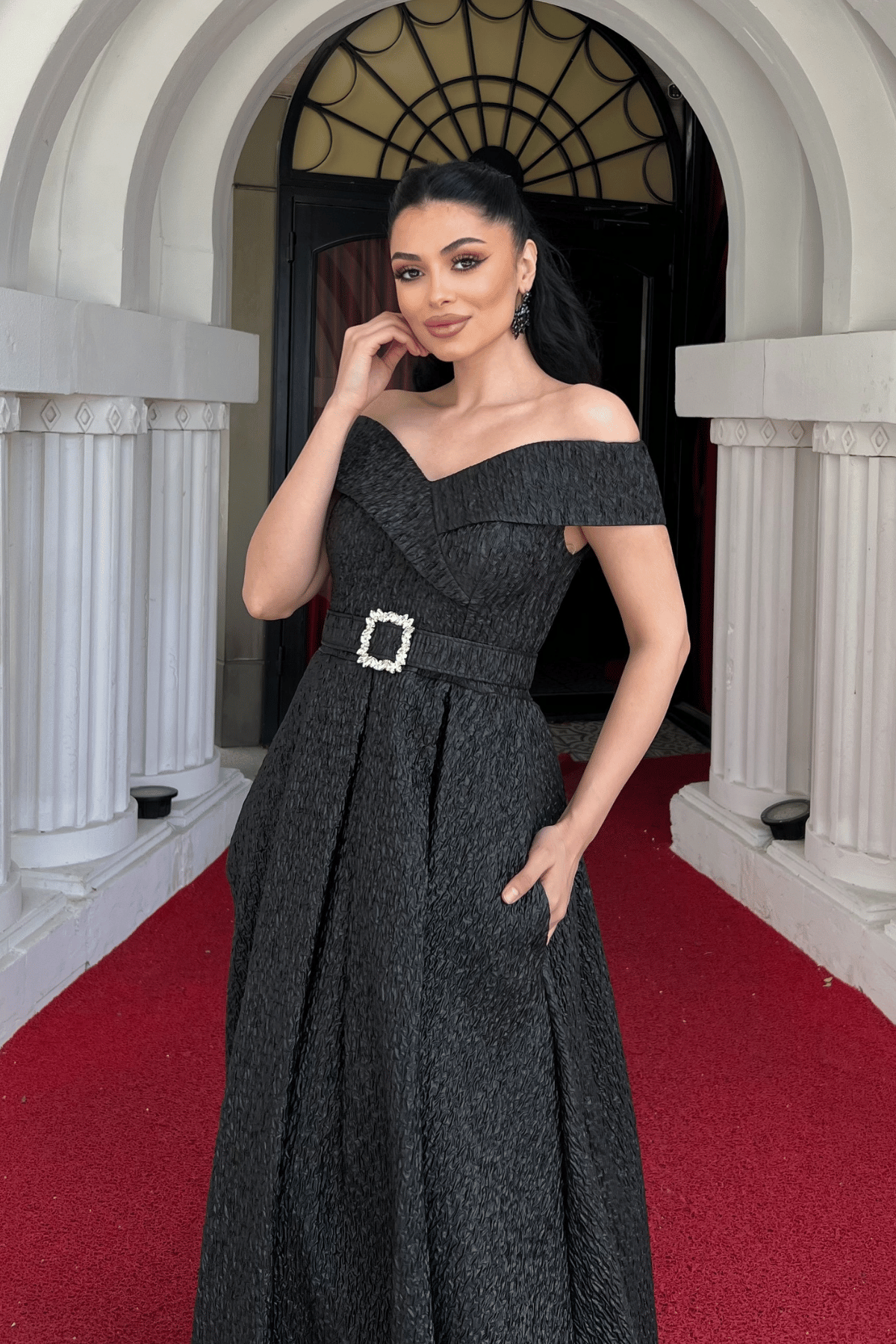 Jakar Kumaş Kayık Kaya Prenses Elbise - SİYAH