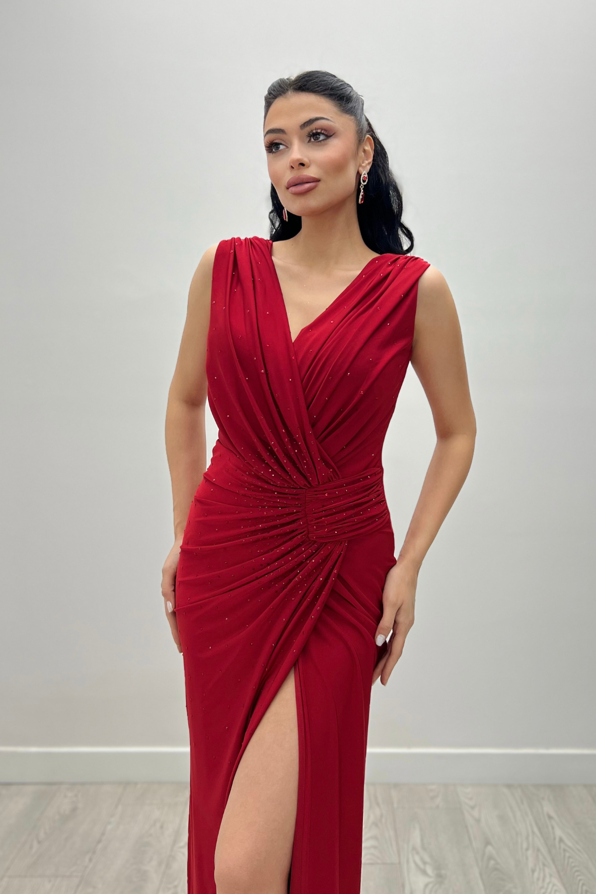 Jarse Kumaş Büzgü Ve Taş Detaylı Balık Elbise - KIRMIZI