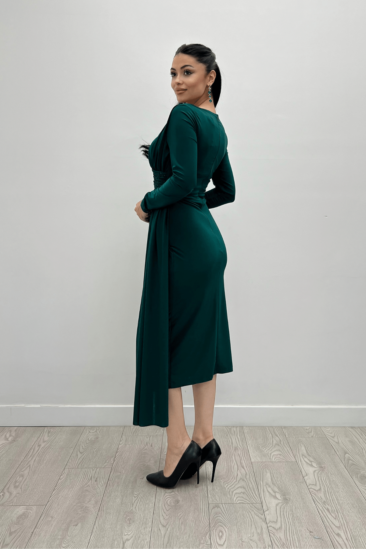 Jarse Kumaş Drapeli Taş Detaylı Elbise - ZÜMRÜT YEŞİL