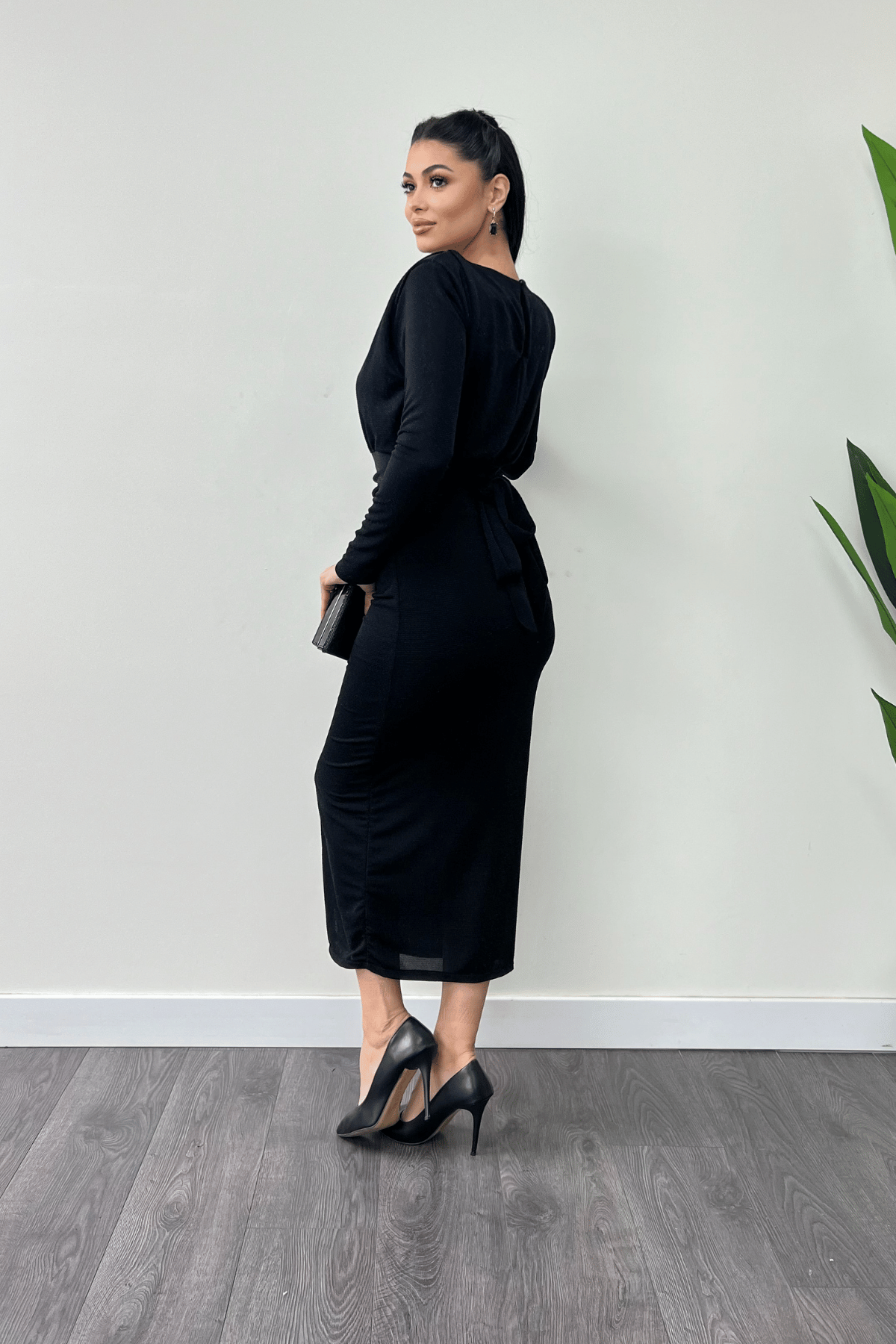 Jarse Payetli Kumaş Büzgü Detaylı Kalem Elbise - SİYAH