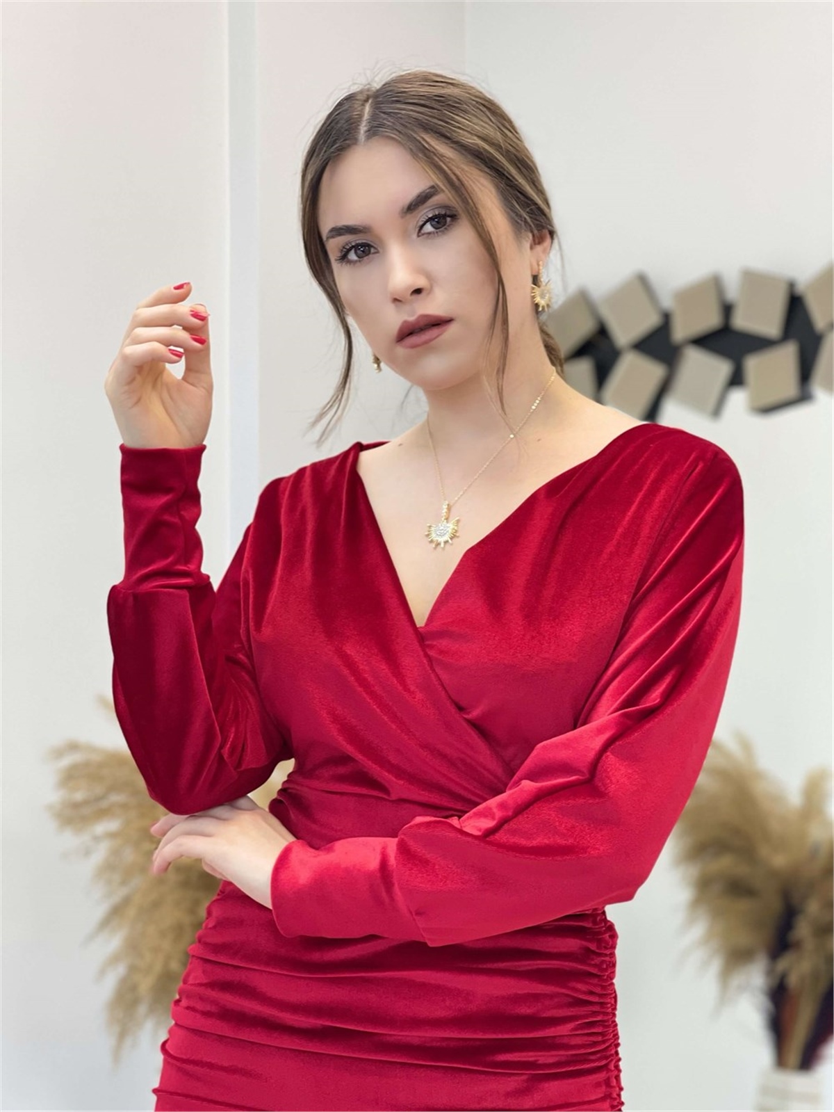 Kadife Büzgü Detaylı Elbise - Kırmızı