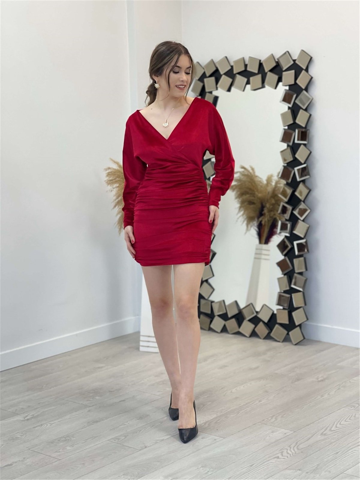 Kadife Büzgü Detaylı Elbise - Kırmızı