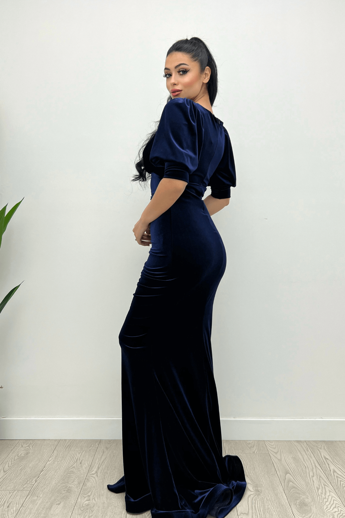 Kadife Kumaş Balık Model Volan Detaylı Abiye Elbise - LACİVERT