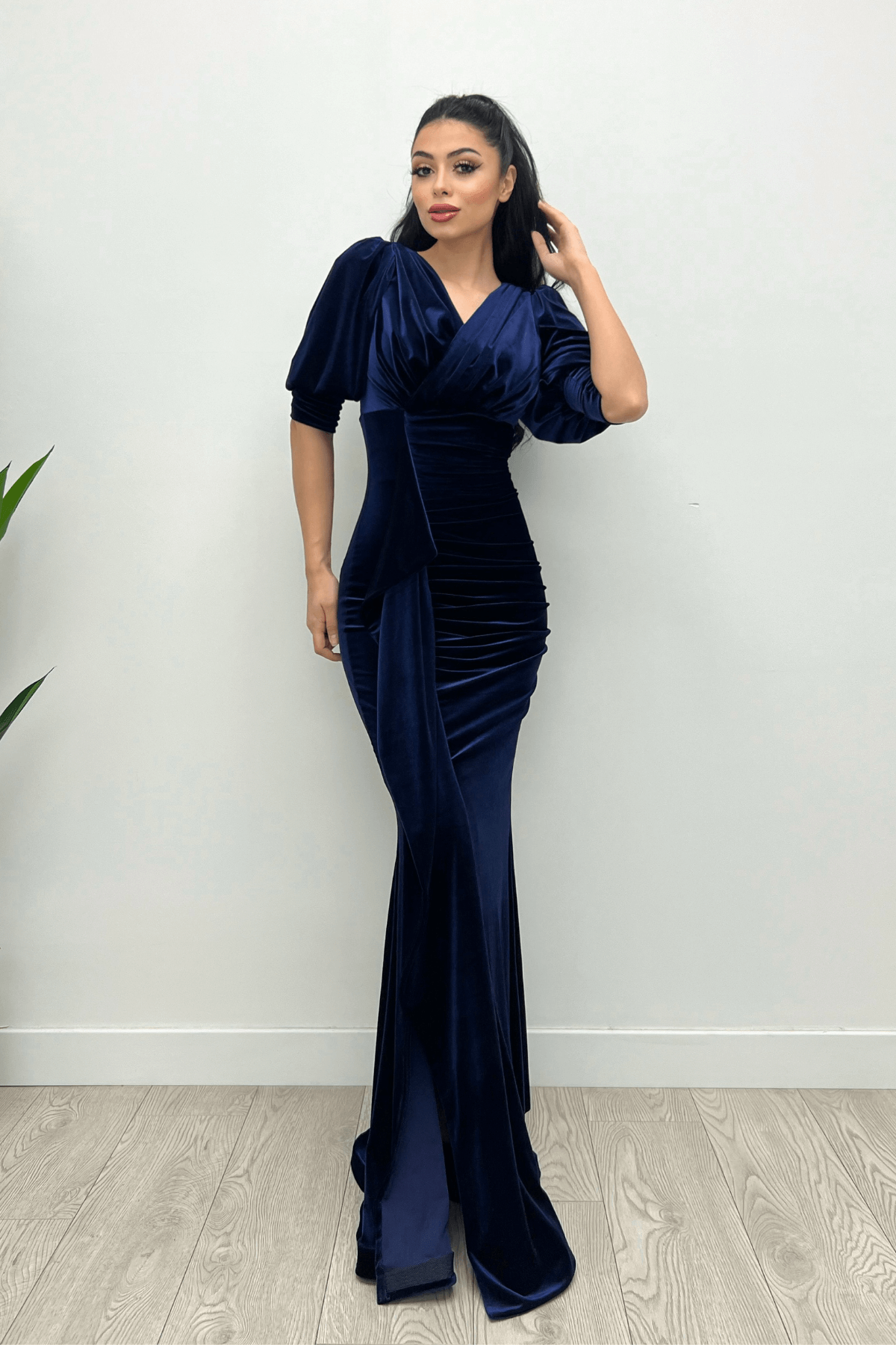 Kadife Kumaş Balık Model Volan Detaylı Abiye Elbise - LACİVERT