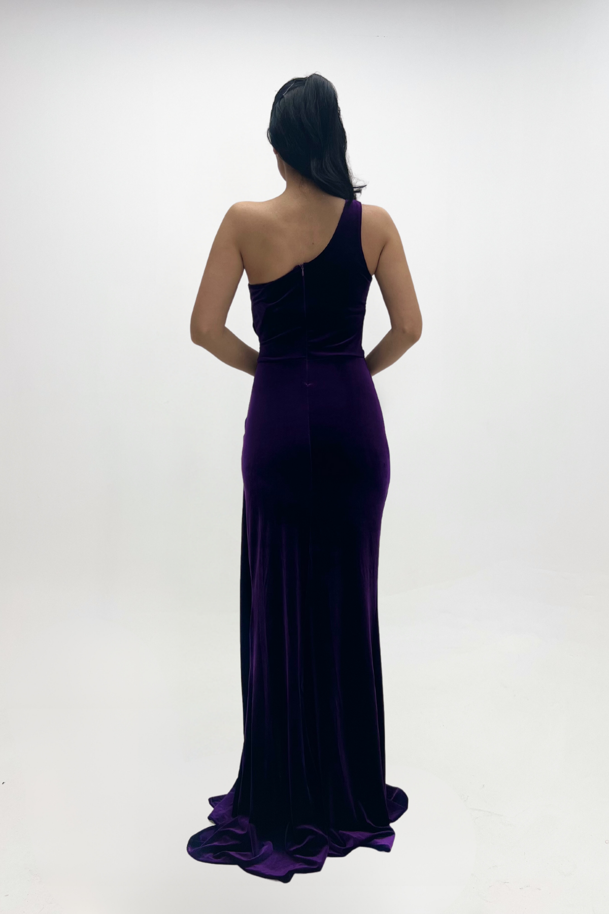 Kadife Kumaş Büzgülü Şal Detaylı Abiye Elbise - MOR