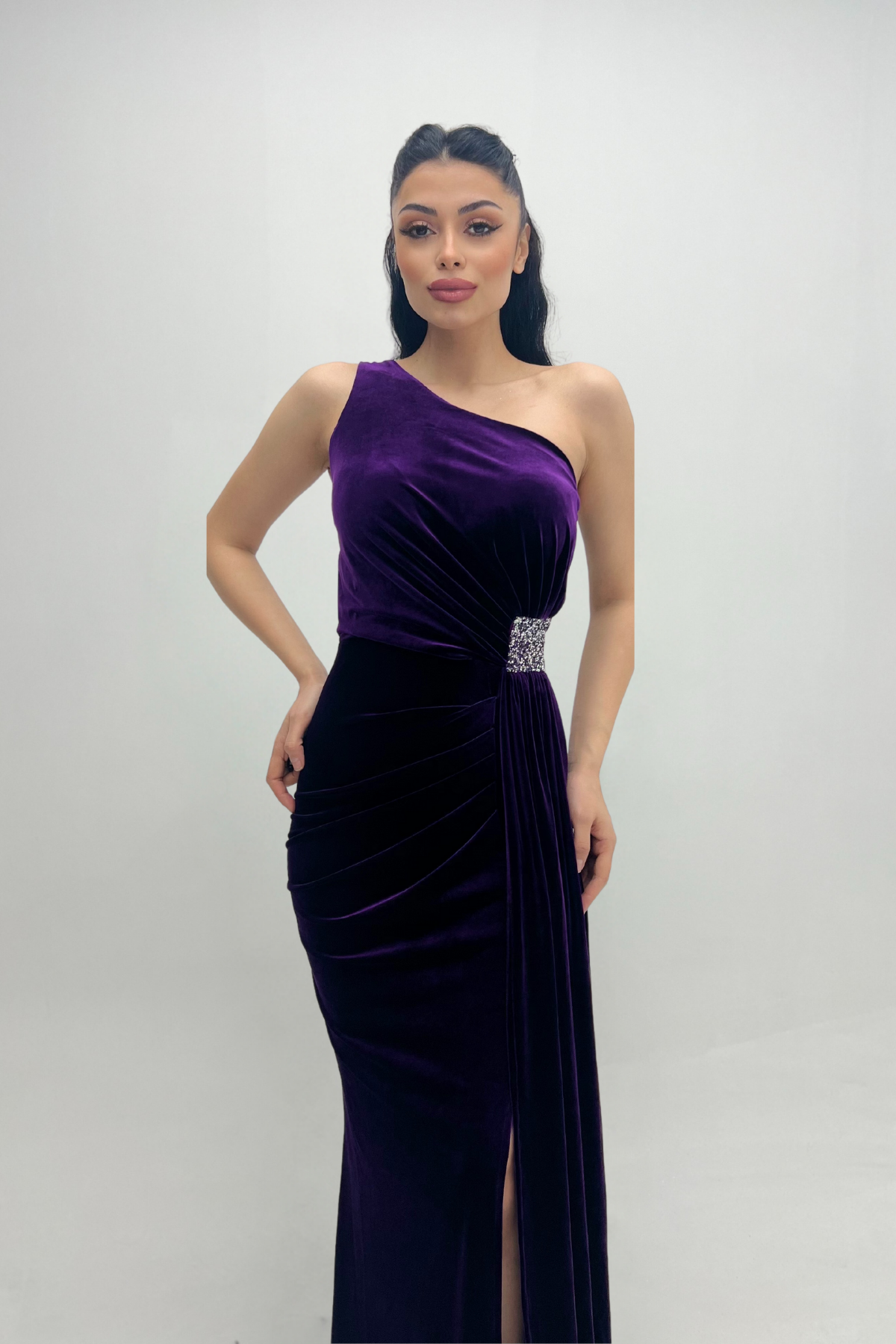 Kadife Kumaş Büzgülü Şal Detaylı Abiye Elbise - MOR