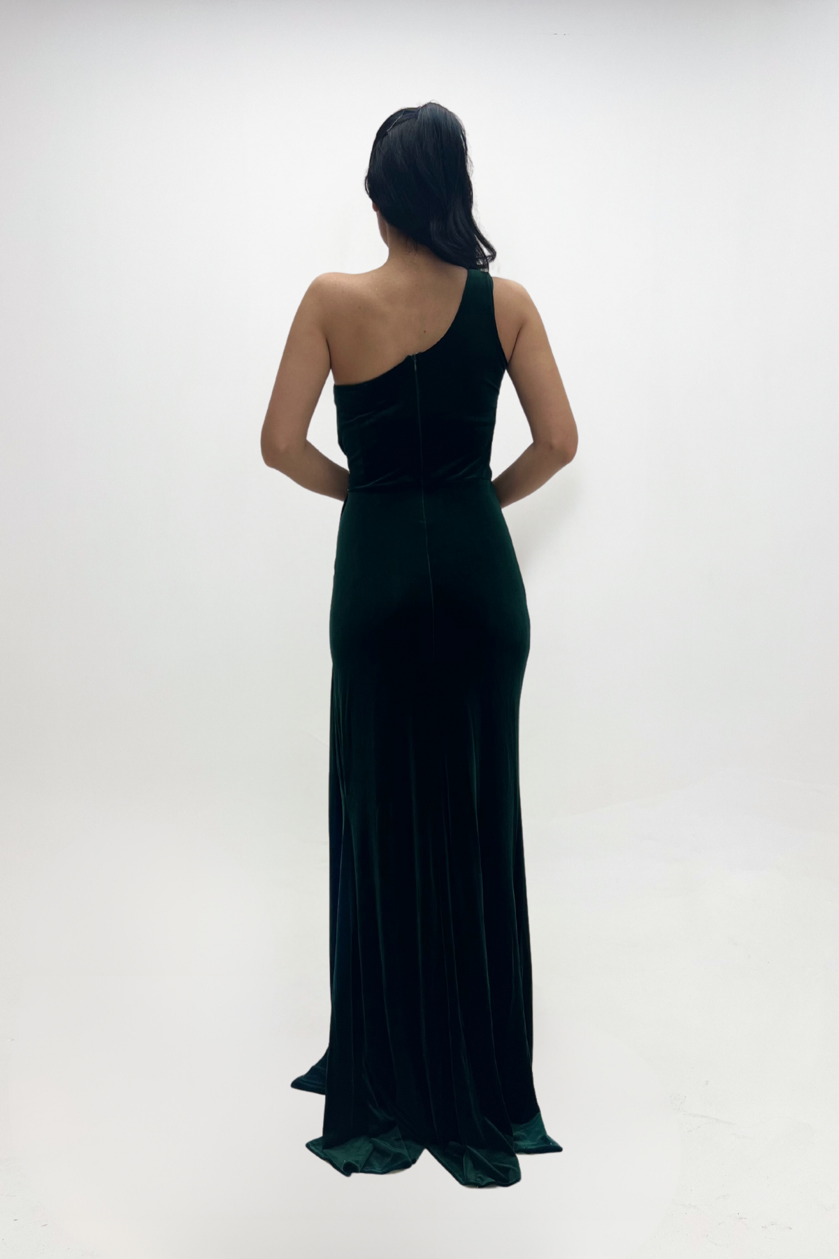 Kadife Kumaş Büzgülü Şal Detaylı Abiye Elbise - ZÜMRÜT YEŞİL