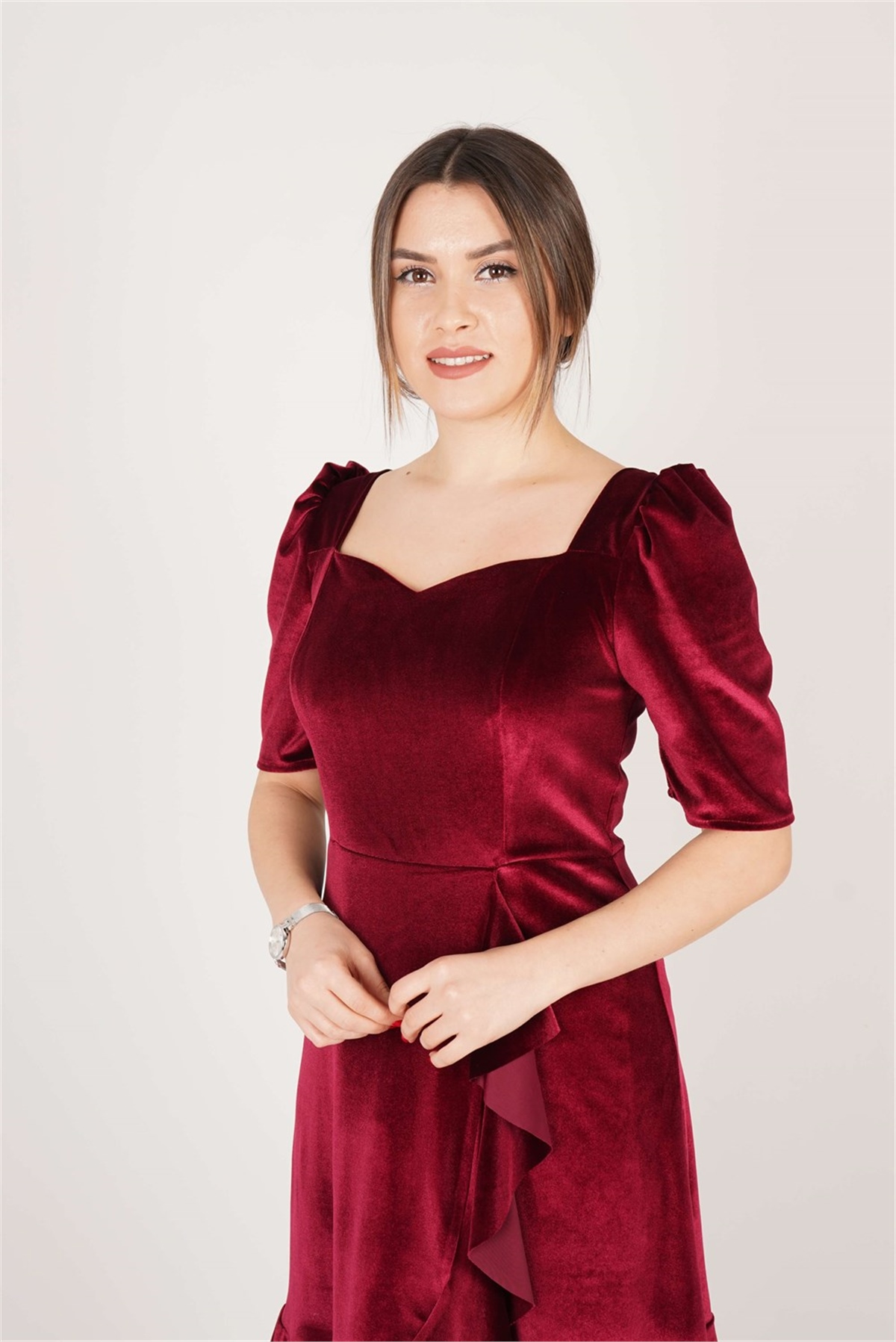 Kadife Kumaş Fırfır Detaylı Elbise - Bordo