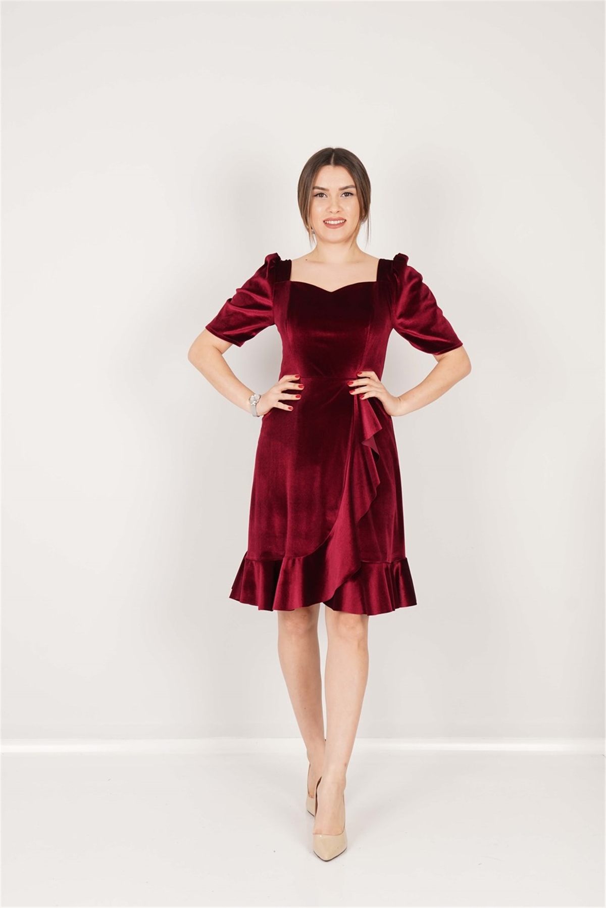 Kadife Kumaş Fırfır Detaylı Elbise - Bordo