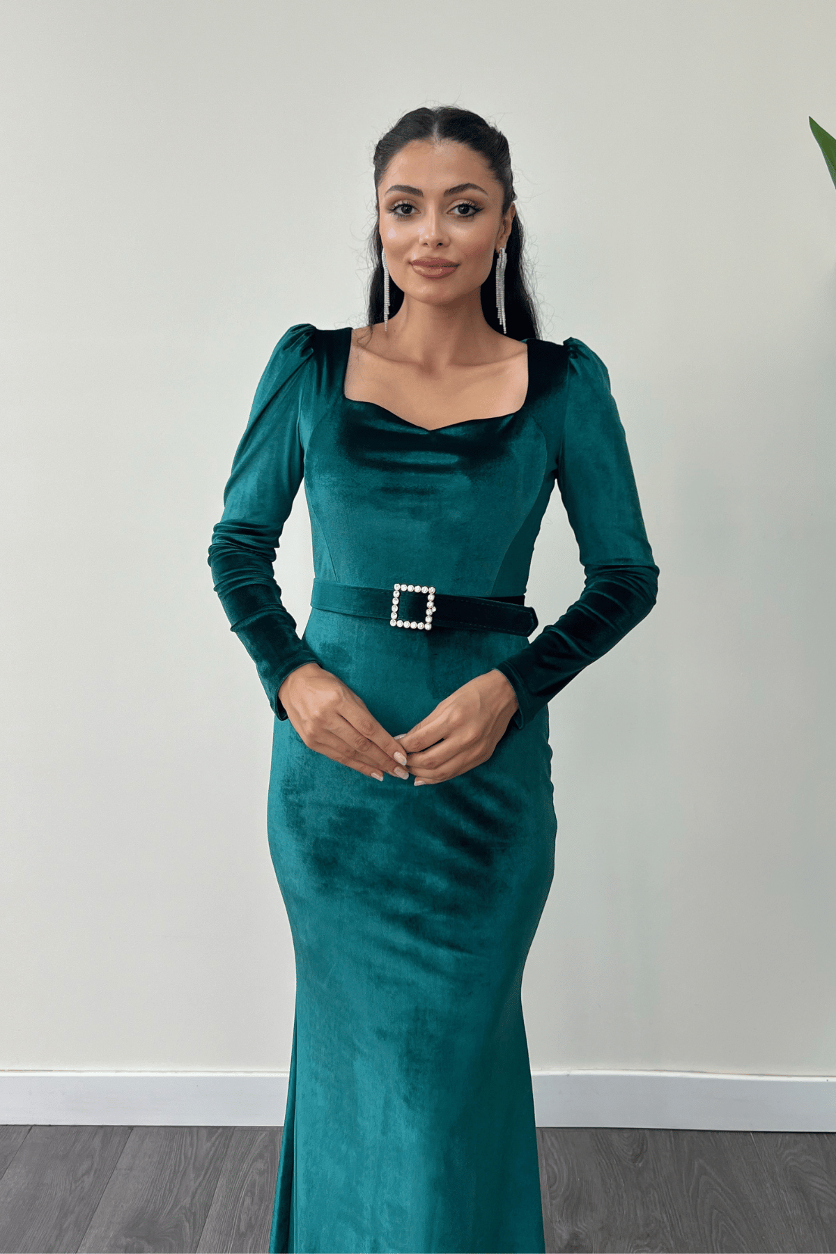 Kadife Kumaş Kalp Yaka Balık Elbise - ZÜMRÜT YEŞİL